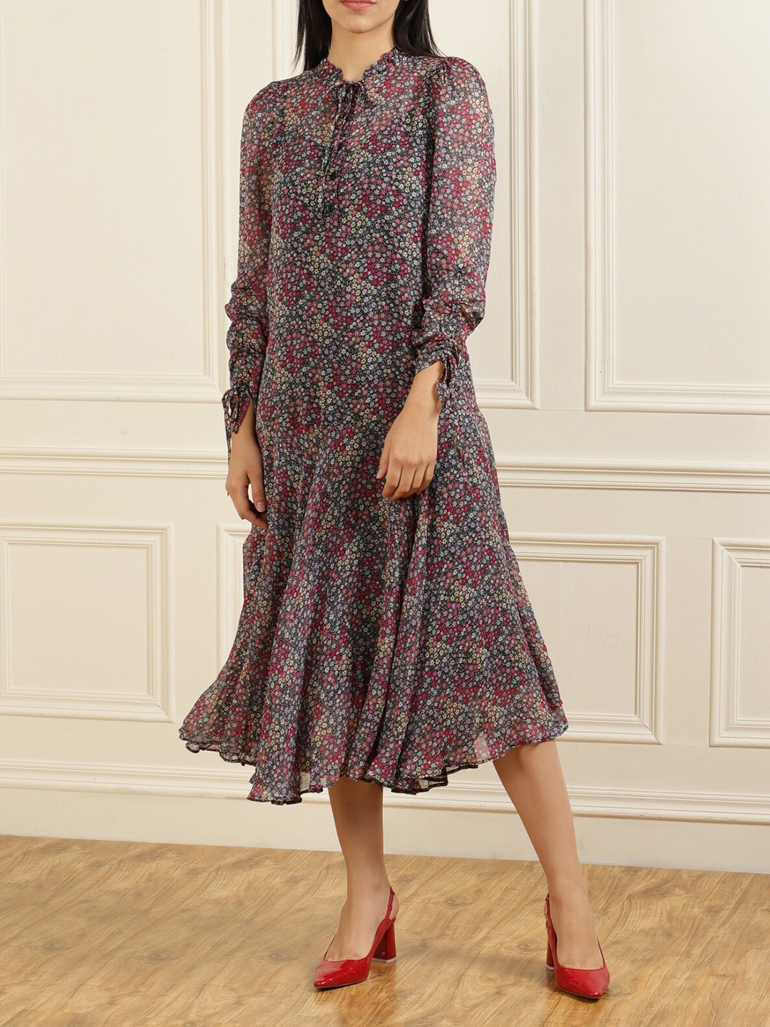

Ted Baker Womem Black & Red Floral Printed Midi Dress