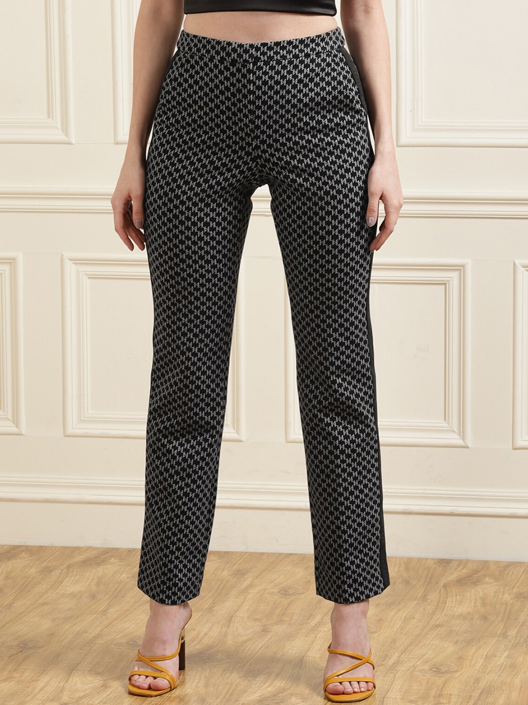 

Karl Lagerfeld Women Black Printed Trousers