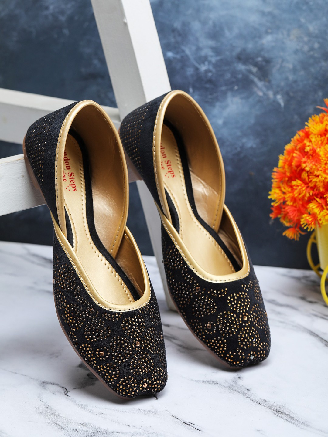 

LONDON STEPS Women Black Embellished Leather Ethnic Flats