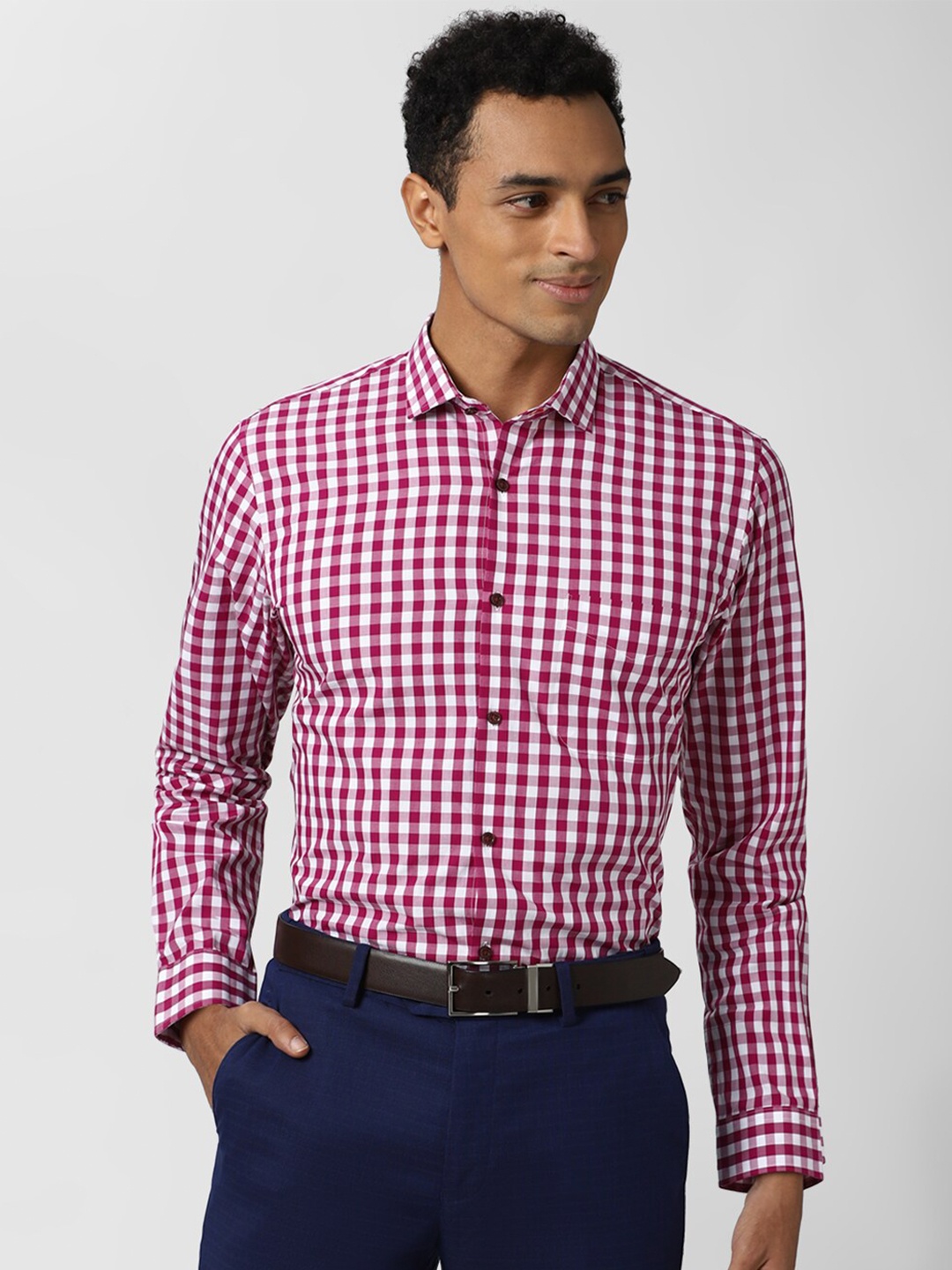 

Peter England Men Magenta & White Slim Fit Gingham Checked Pure Cotton Formal Shirt