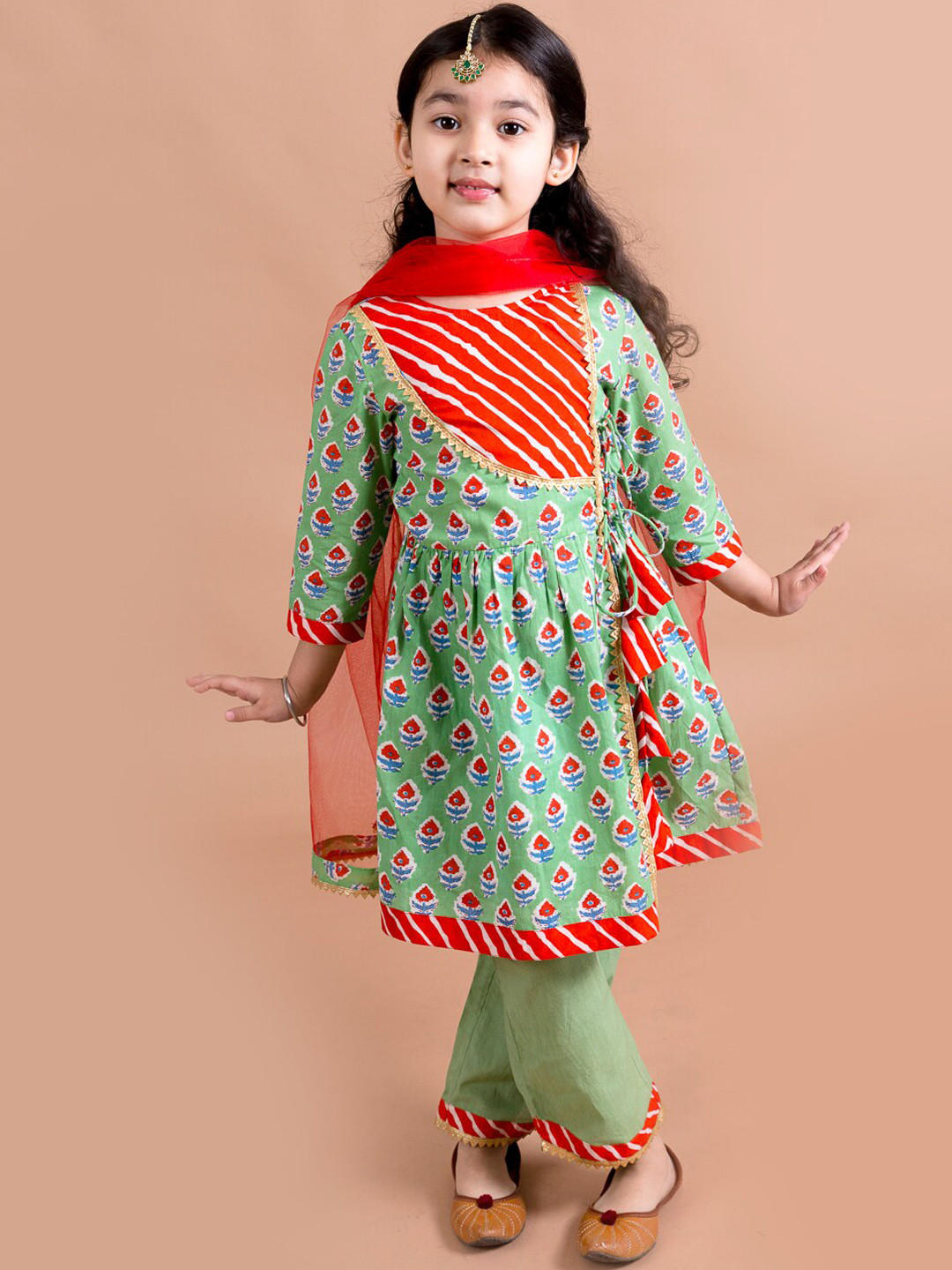 

pspeaches Girls Green Floral Printed Pure Cotton Kurta Set