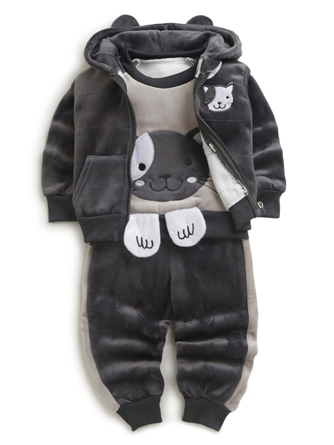 

Hopscotch Boys Grey Printed Cotton Clothing Set