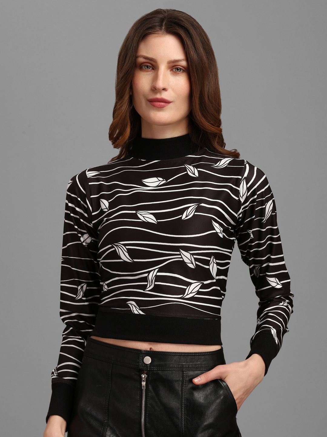 

PURVAJA Women Black Print Crop Top