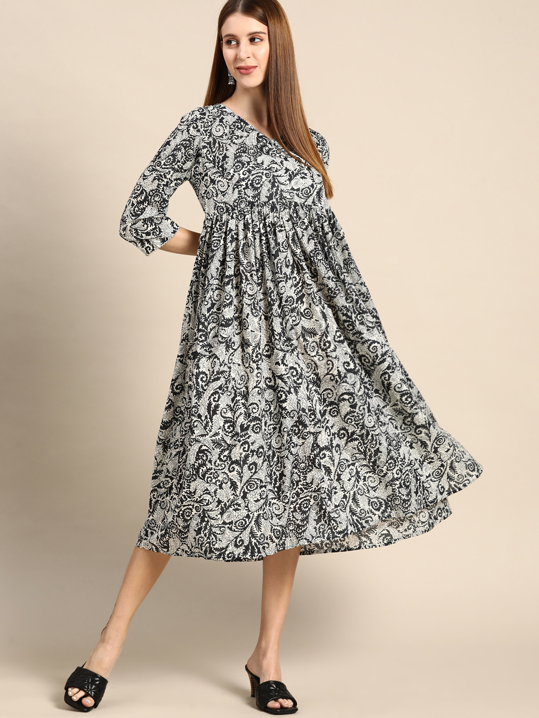 

Anouk Black Ethnic Motifs V-Neck Ethnic Midi Dress