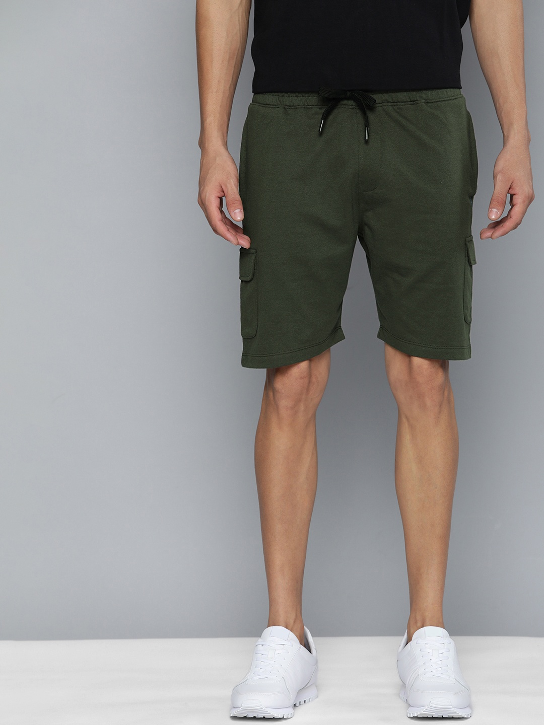 

Mast & Harbour Men Olive Green Cargo Shorts