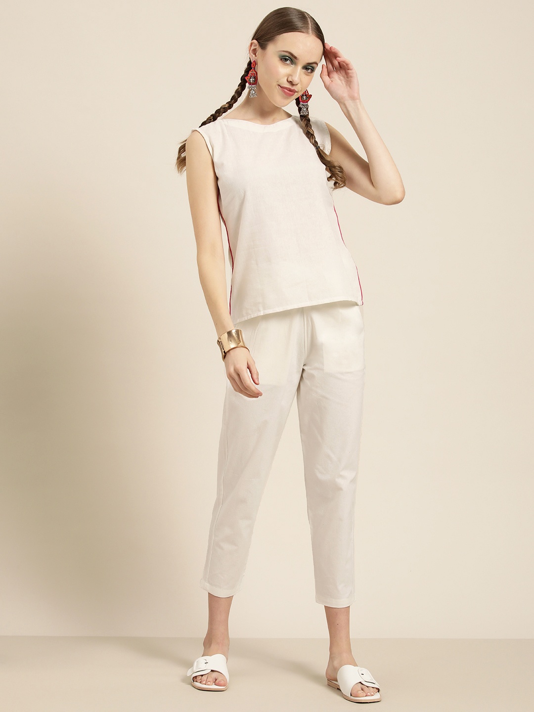

Sangria Women Off-White Cotton Linen Solid Top & Cropped Trousers Set