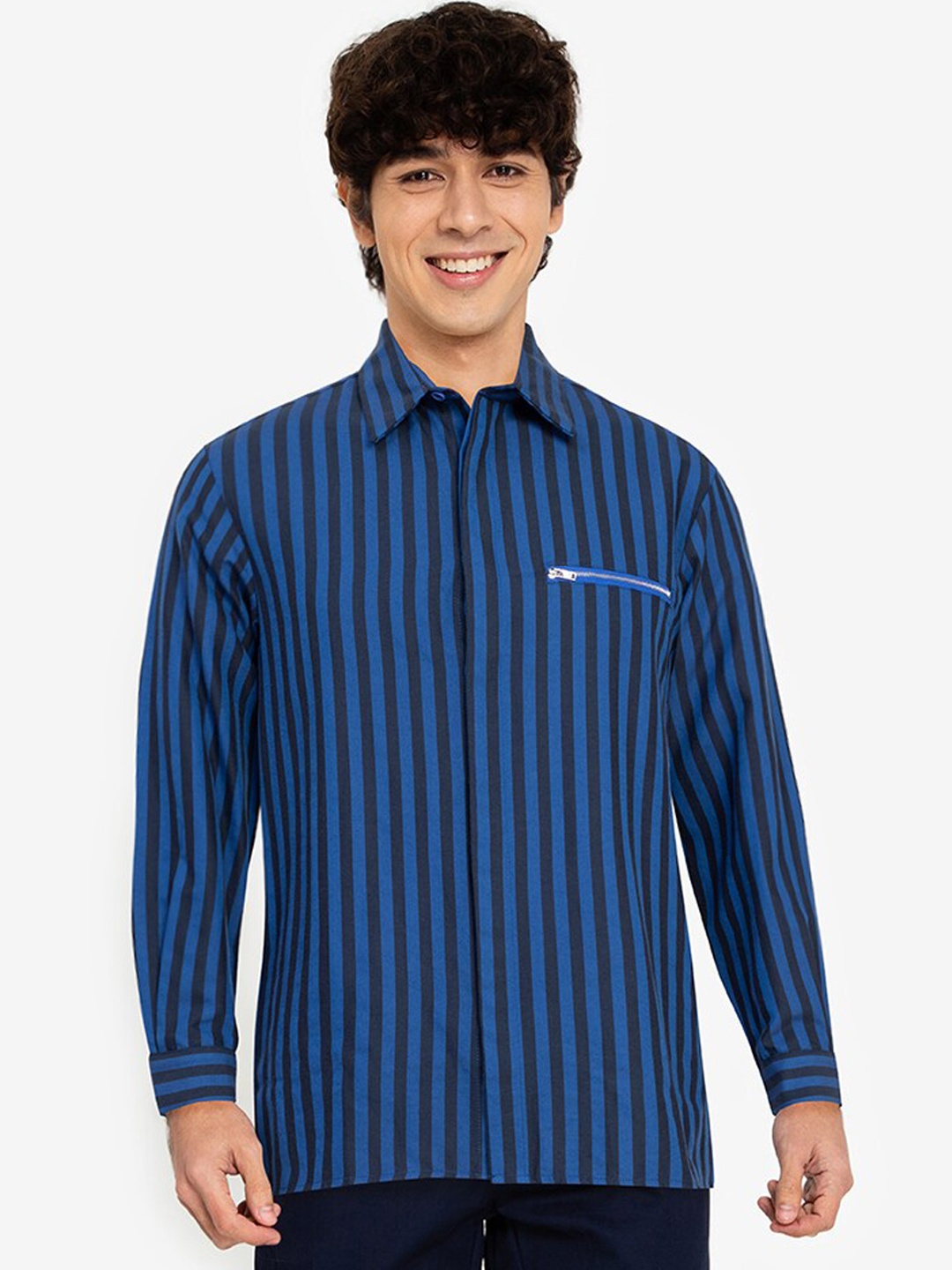 

ZALORA BASICS Men Blue & Black Striped Casual Shirt