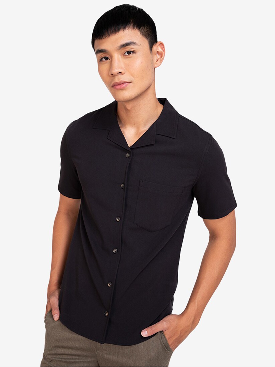 

ZALORA BASICS Men Black Slim Fit Chambray Shirt