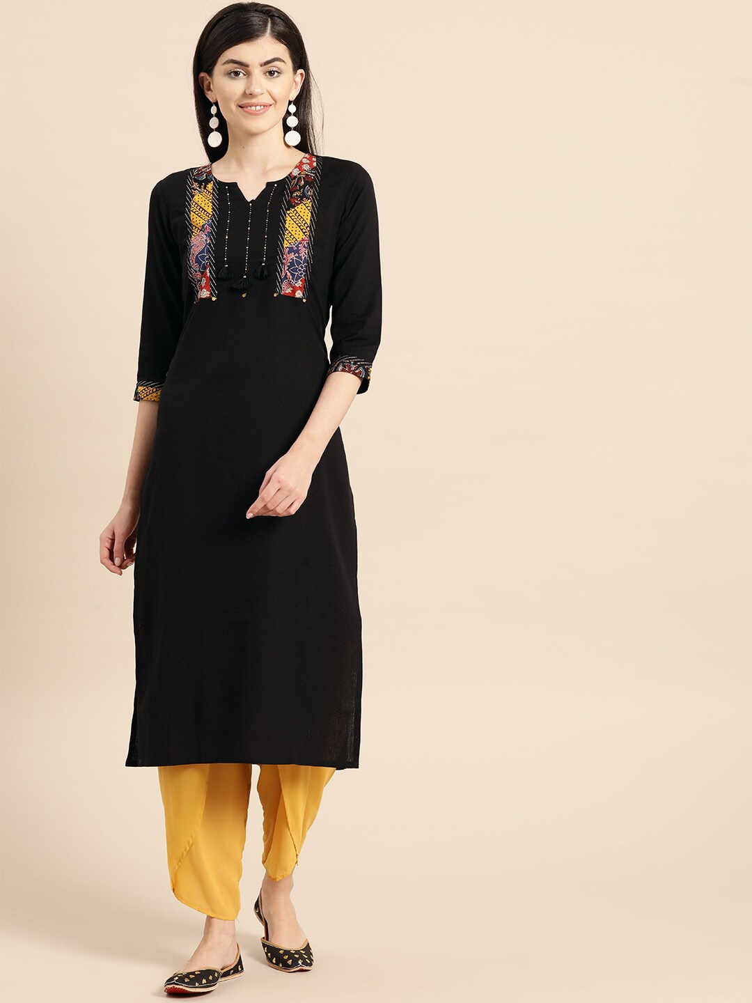 

Varanga Women Black Geometric Yoke Design Thread Work Kurta
