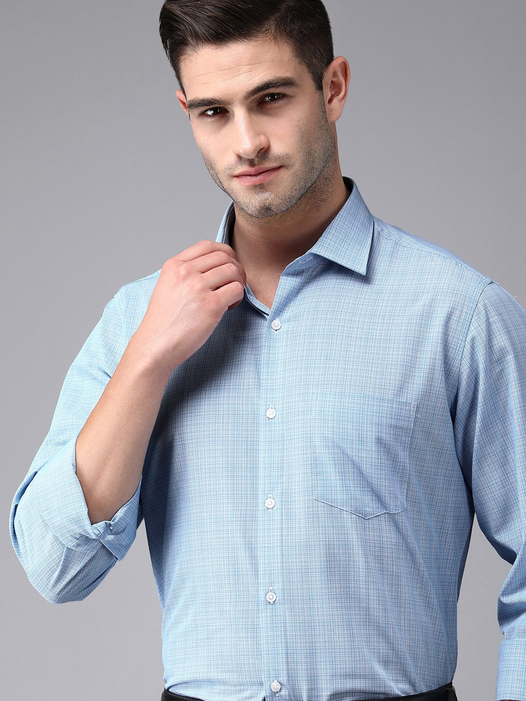 

Van Heusen Men Blue Custom Fit Checked Formal Shirt