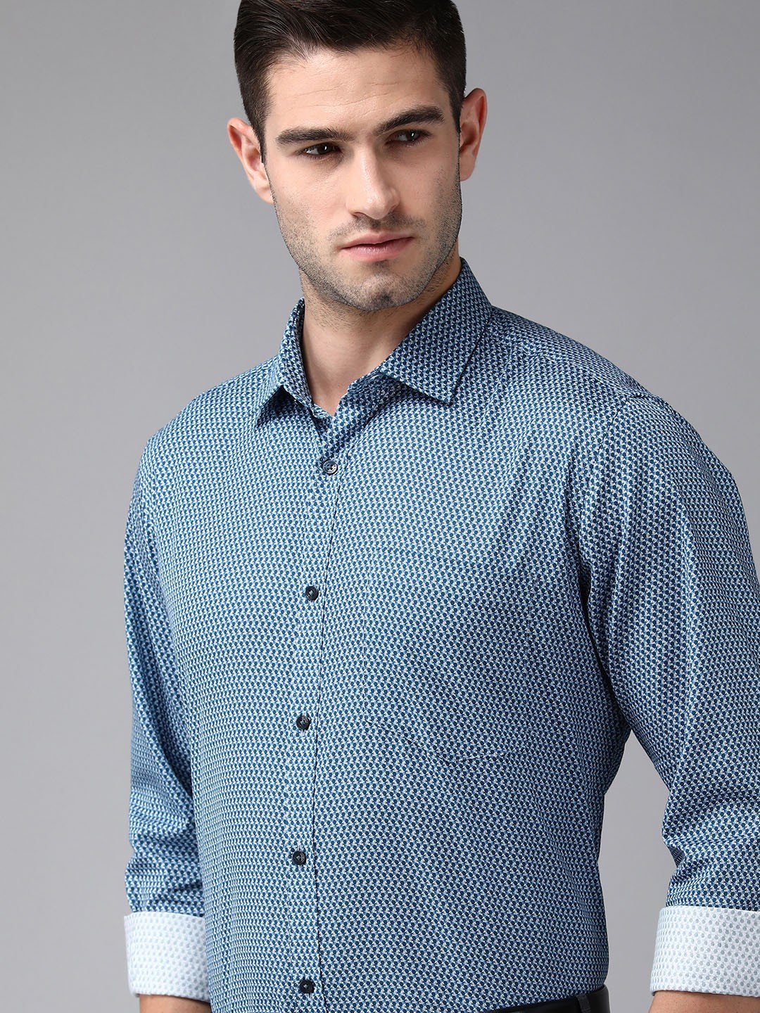 

Van Heusen Men Blue Printed Custom Fit Pure Cotton Formal Shirt