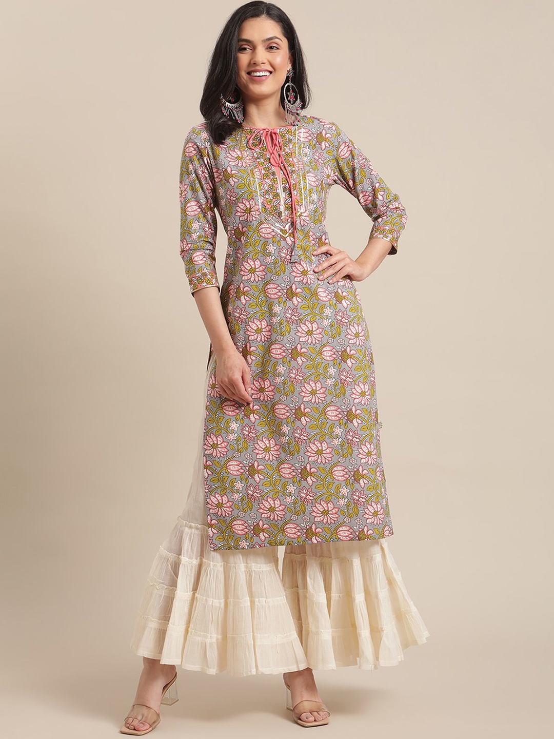 

Varanga Women Grey Floral Printed Kurta