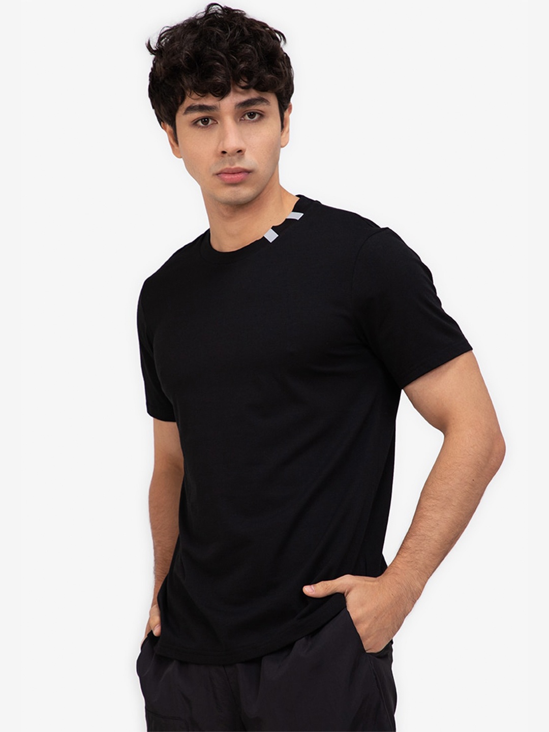 

ZALORA ACTIVE Men Black Solid Outdoor Cotton T-shirt