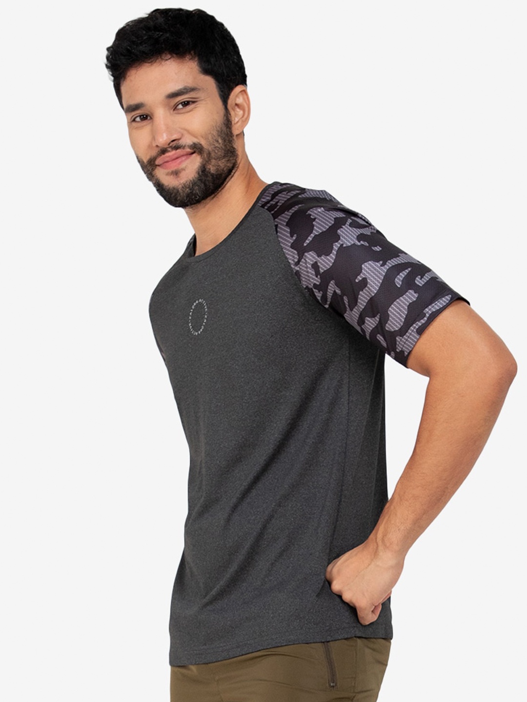 

ZALORA ACTIVE Men Grey Camouflage Printed T-shirt