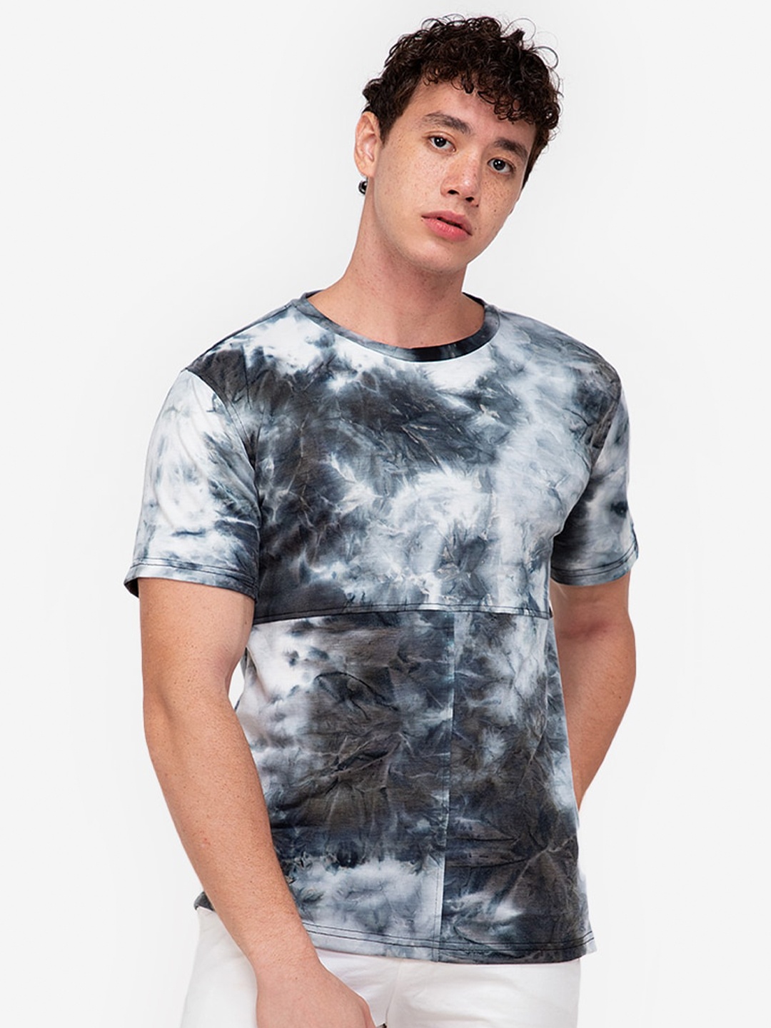 

ZALORA BASICS Men Grey & White Tie and Dyed T-shirt
