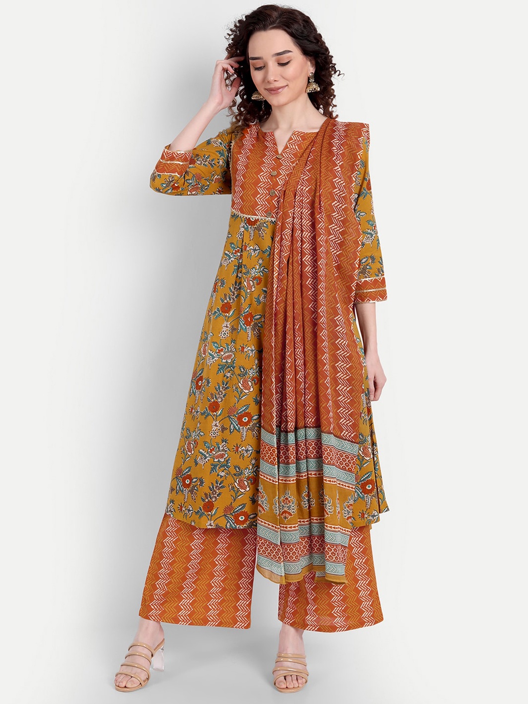

HK colours of fashion Women Mustard Yellow & Brown Ethnic Motifs Printed Cotton Kurta Set