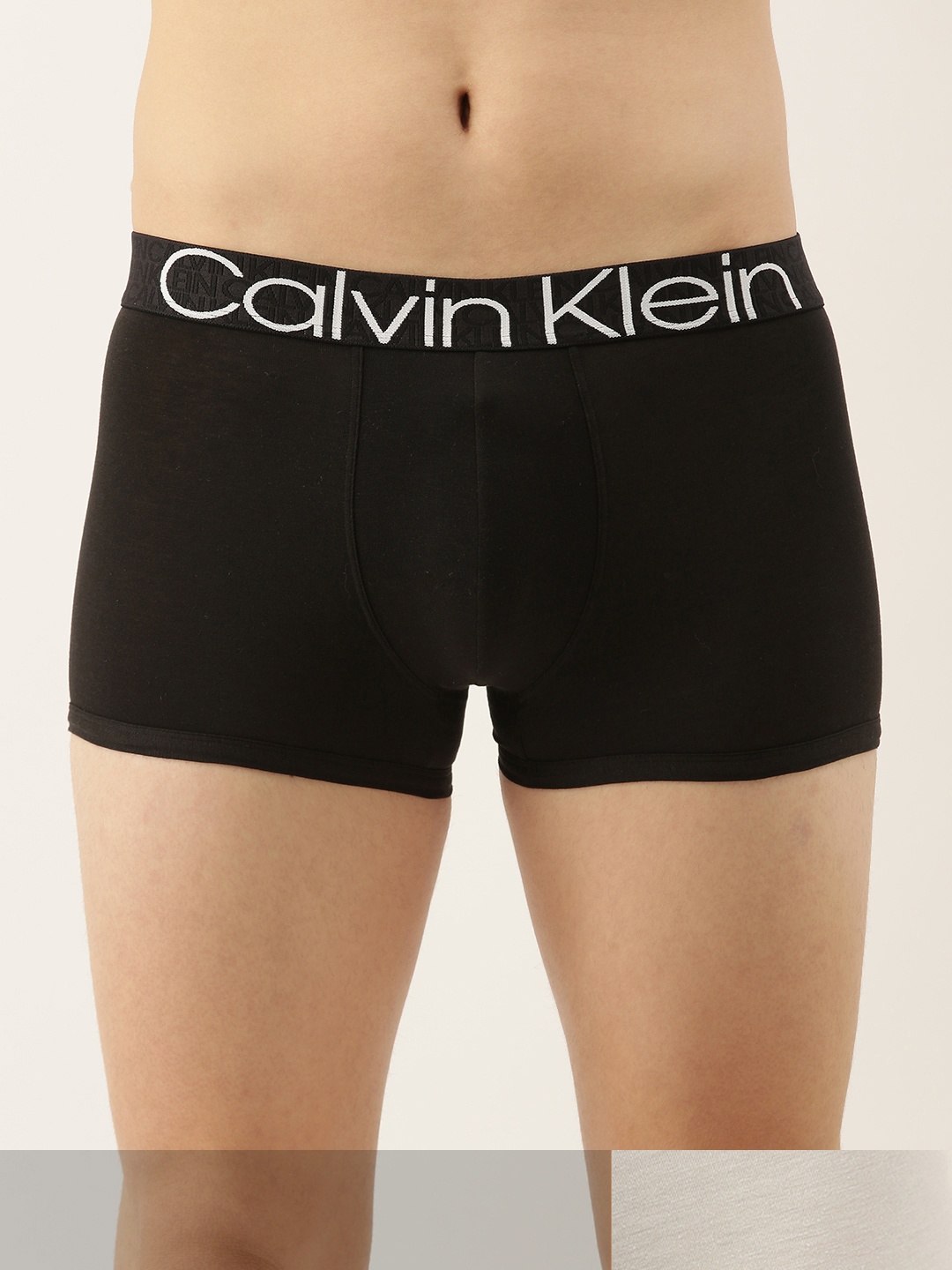 

Calvin Klein Underwear Men Pack of 2 Multi Solid Trunks, Black