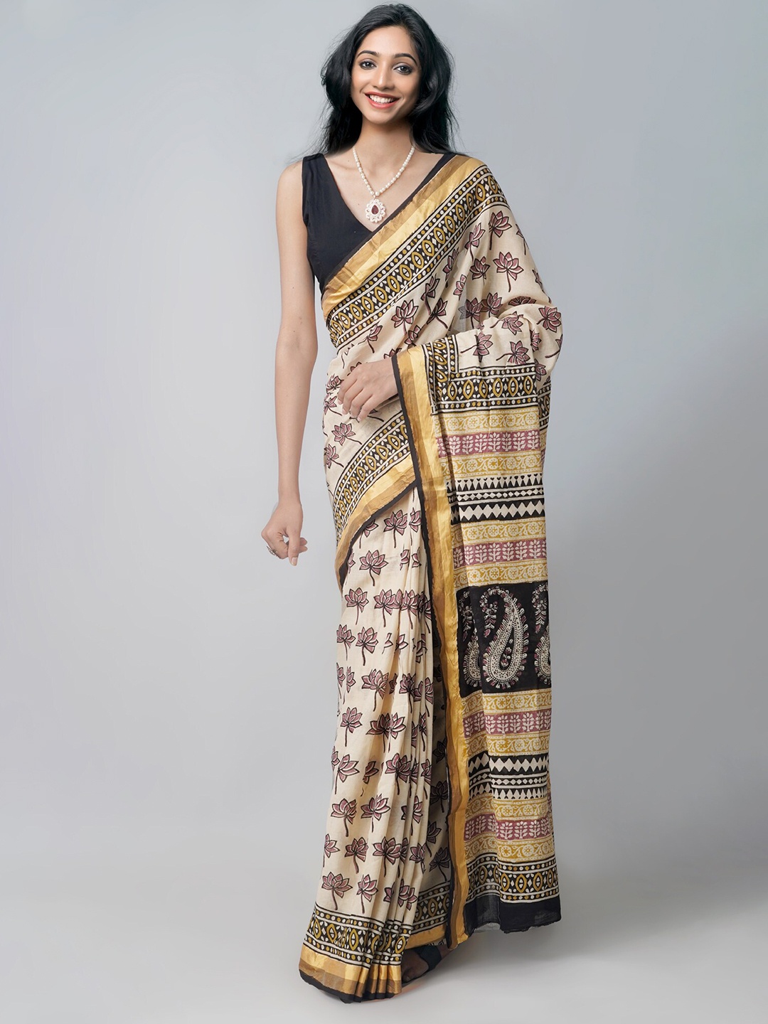 

Unnati Silks Beige & Black Paisley Pure Cotton Bagru Saree
