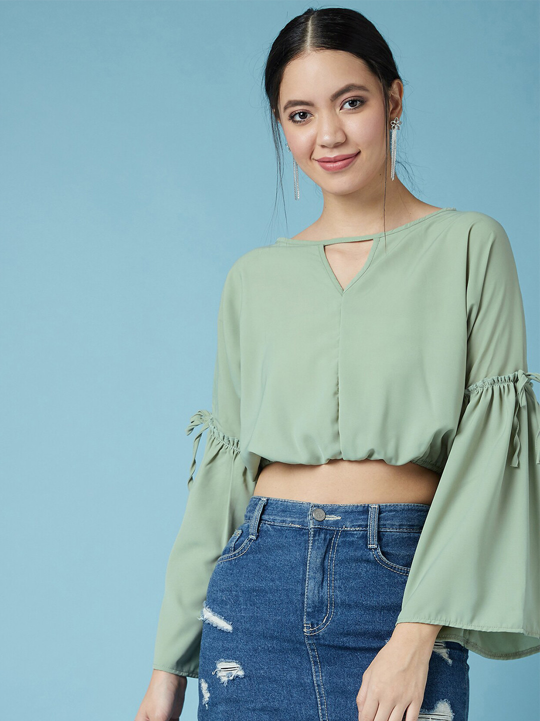 

CHIMPAAANZEE Olive Green Keyhole Neck Blouson Crop Top