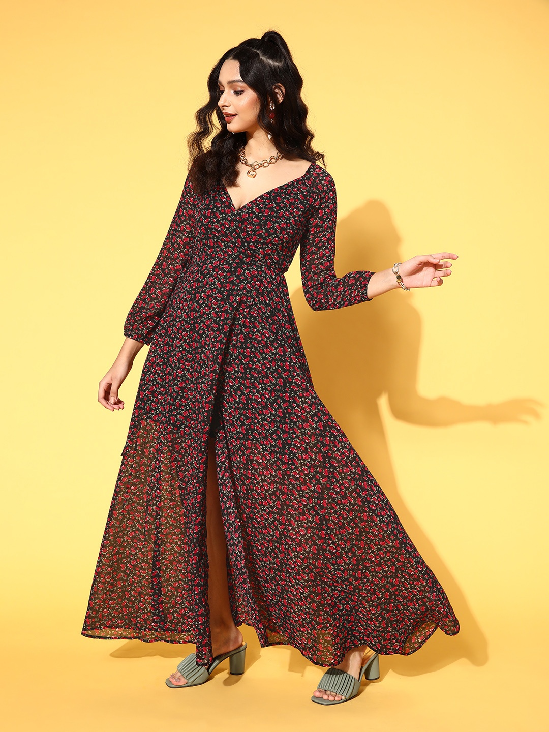 

Berrylush Women Black Floral Peekaboo Bottom Dress