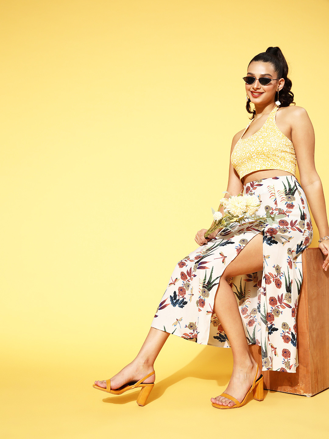 

Berrylush Women White & Red Floral Print Side Slit Midi Skirt