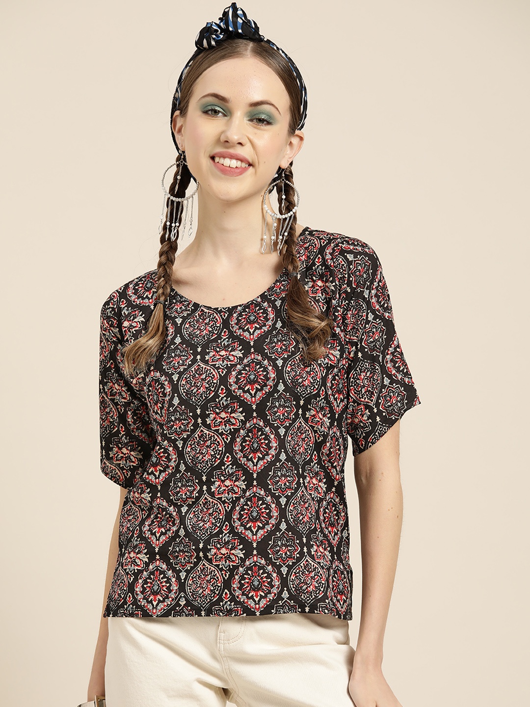 

Sangria Women Black & Red Printed Pure Cotton Top