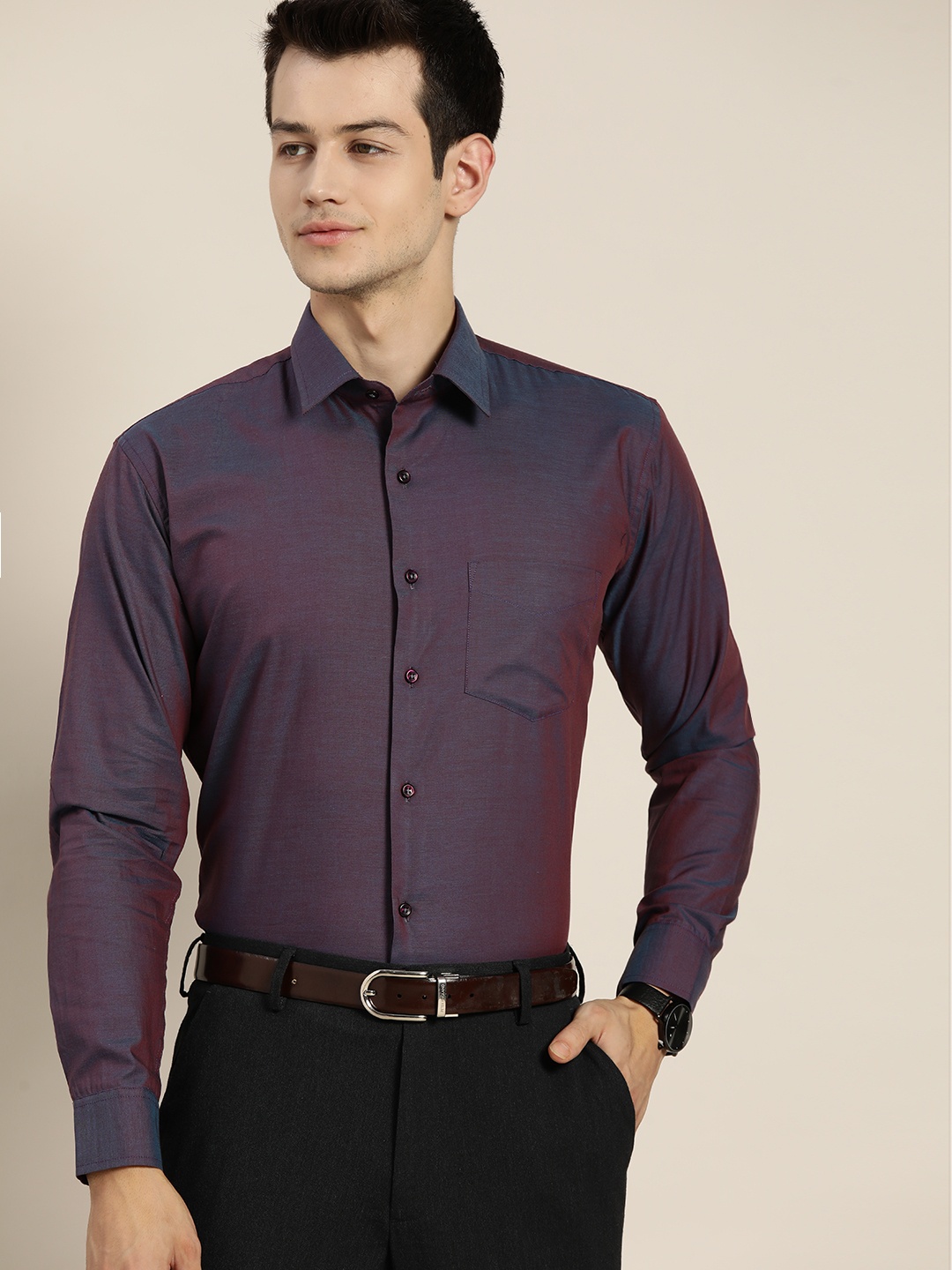 

Hancock Men Purple Solid Pure Cotton Slim Fit Formal Shirt