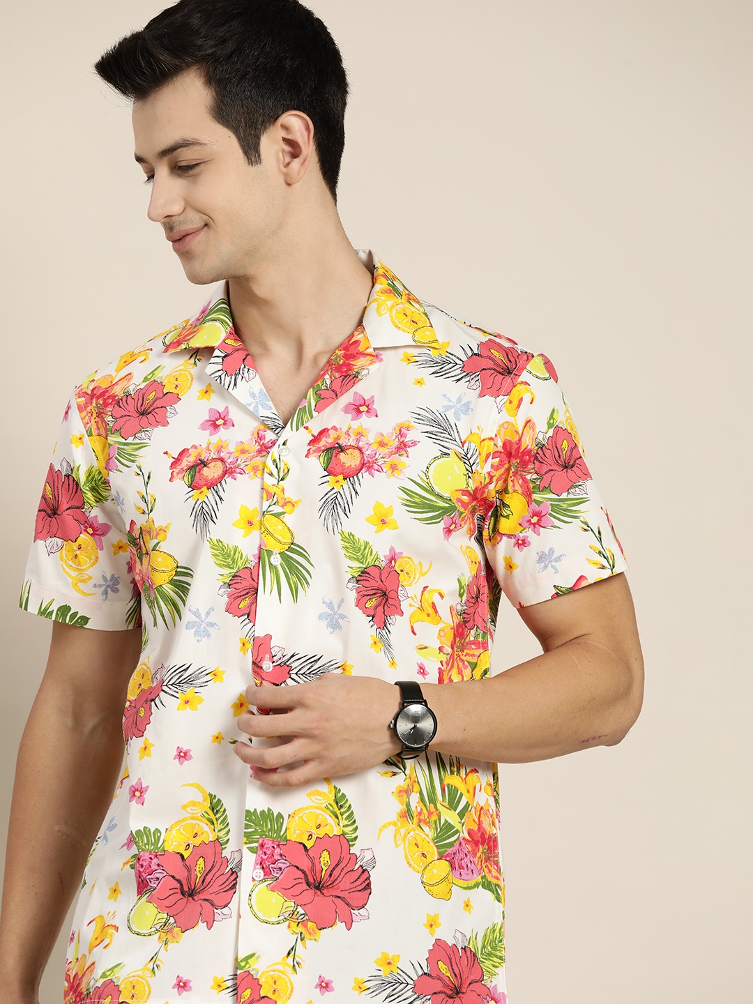 

Hancock Men White & Red Relaxed Floral Printed Pure Cotton Casual Shirt