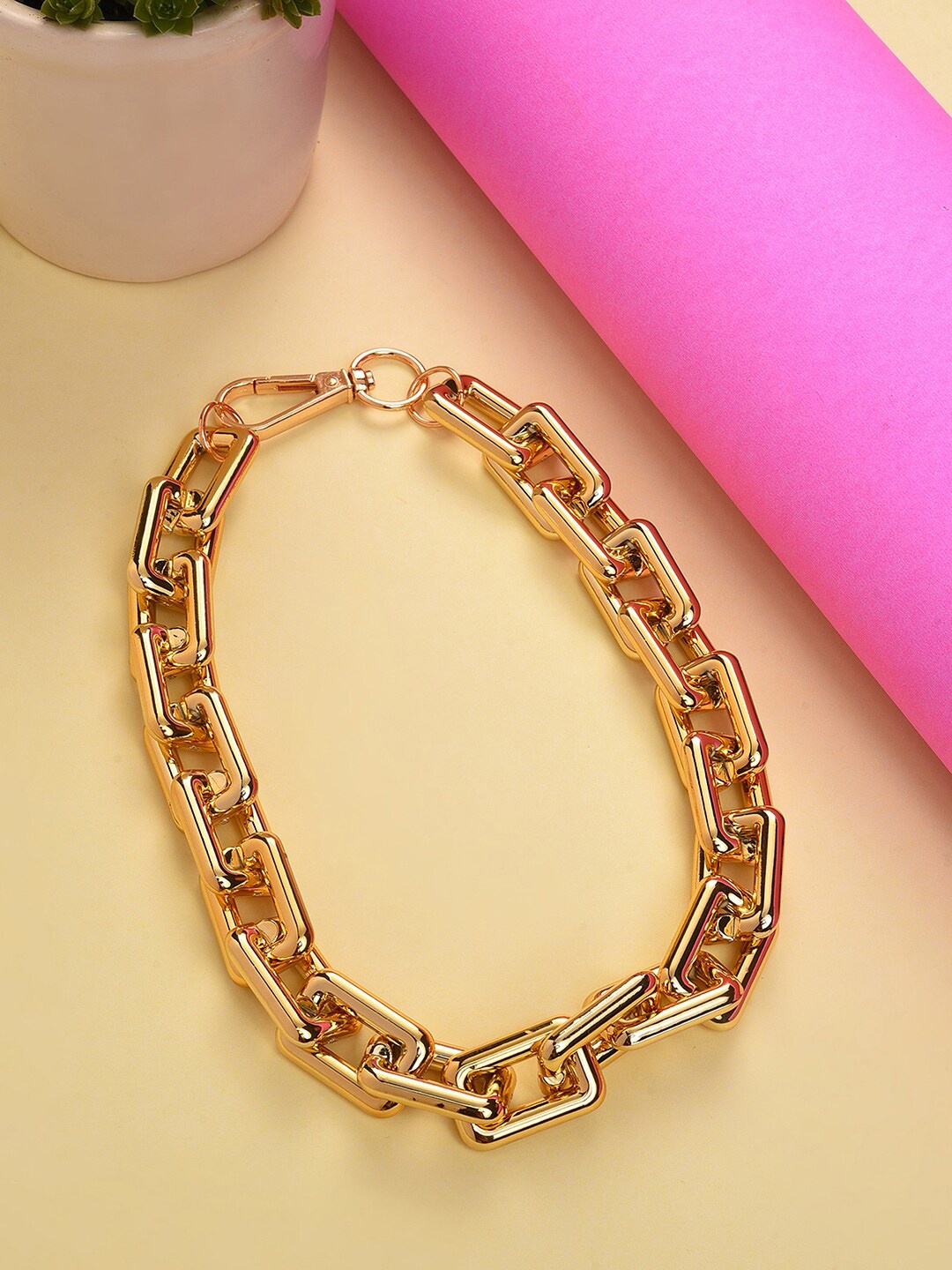 

SOHI Gold Plated Necklace with Chain Detail