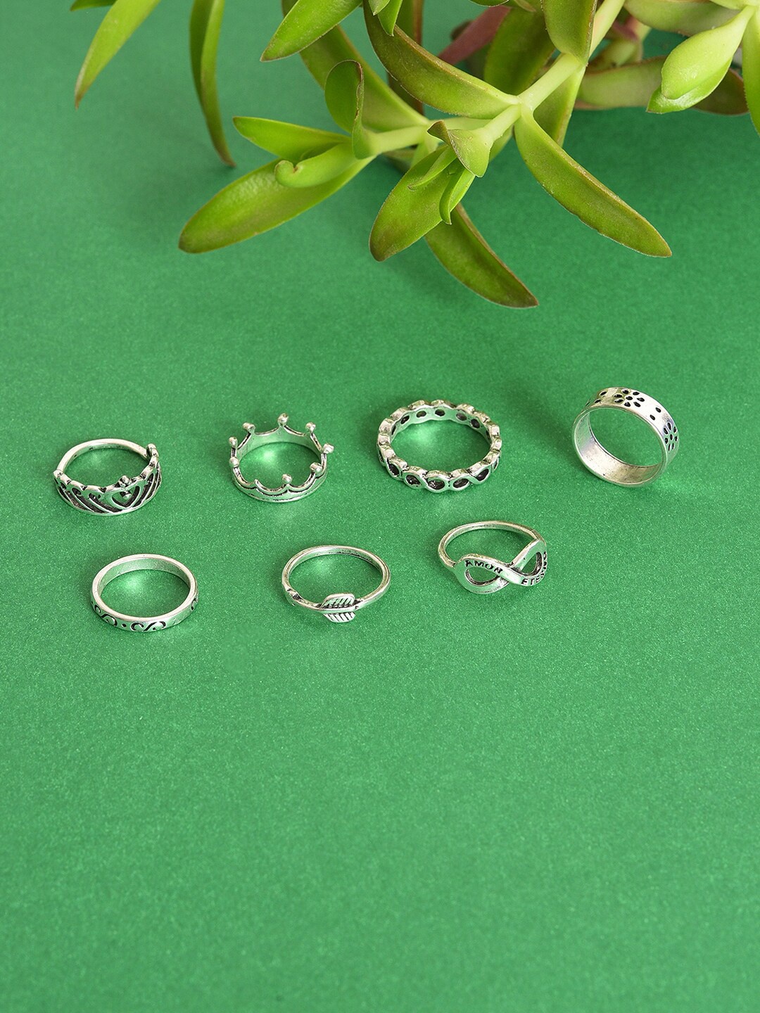 

SOHI Set Of 7 Silver-Plated Finger Ring