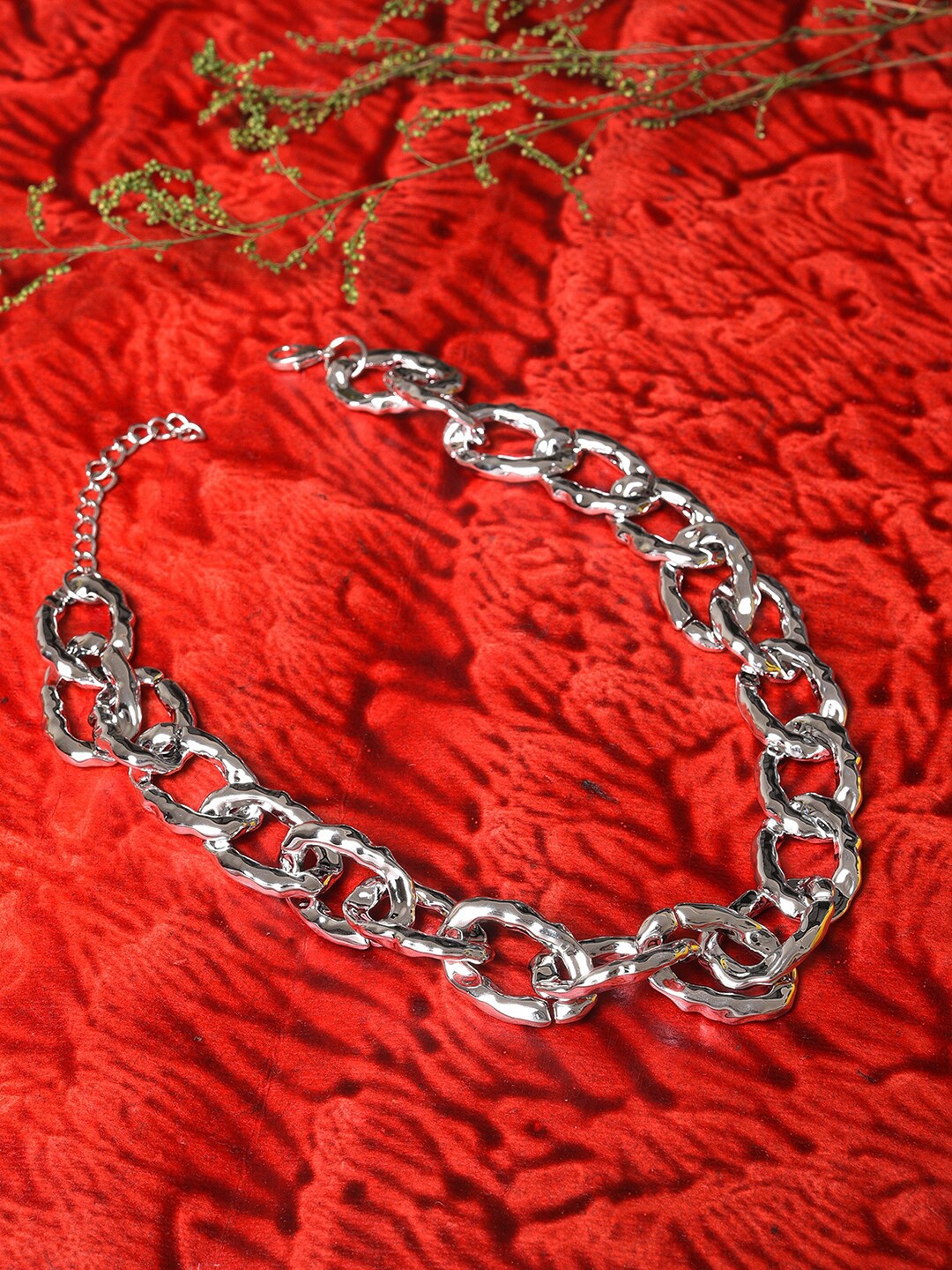 

SOHI Silver-Toned Silver-Plated Chain