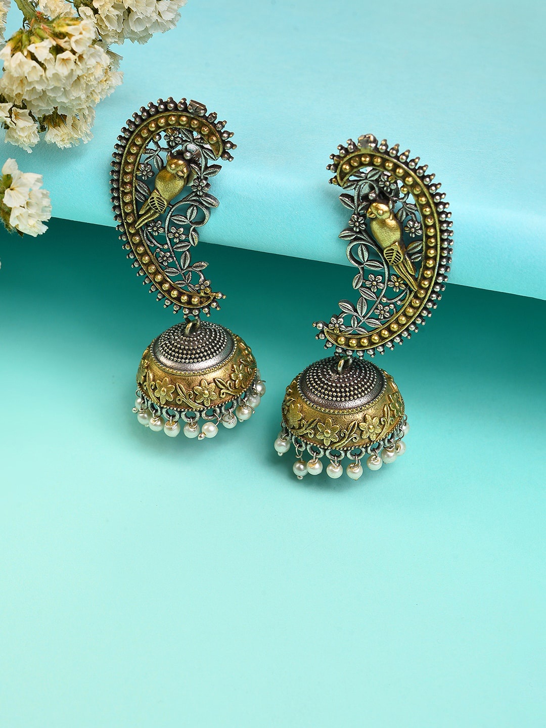 

SOHI Gold-Toned Contemporary Jhumkas Earrings