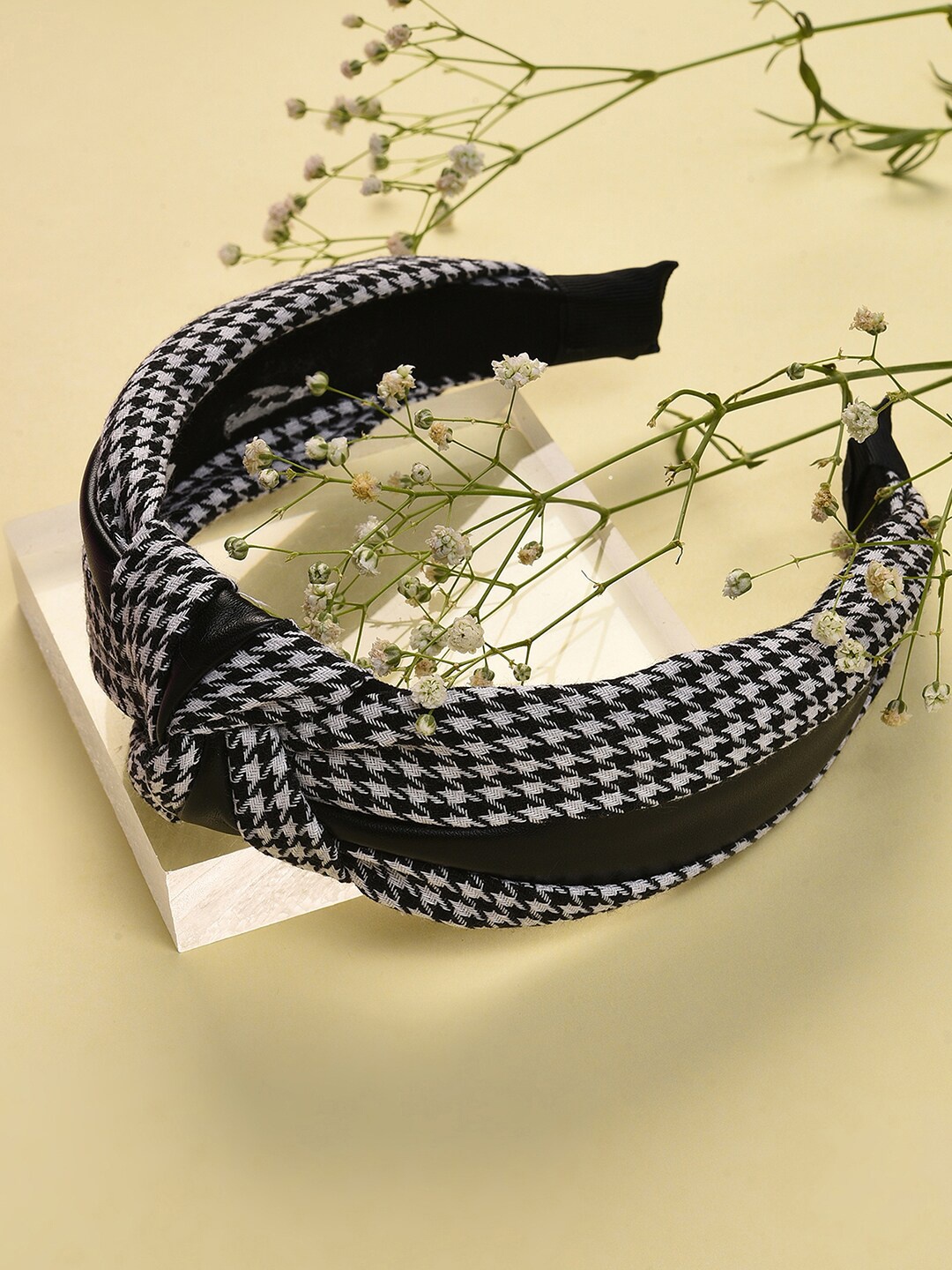 

SOHI Women White & Black Knotted Hairband