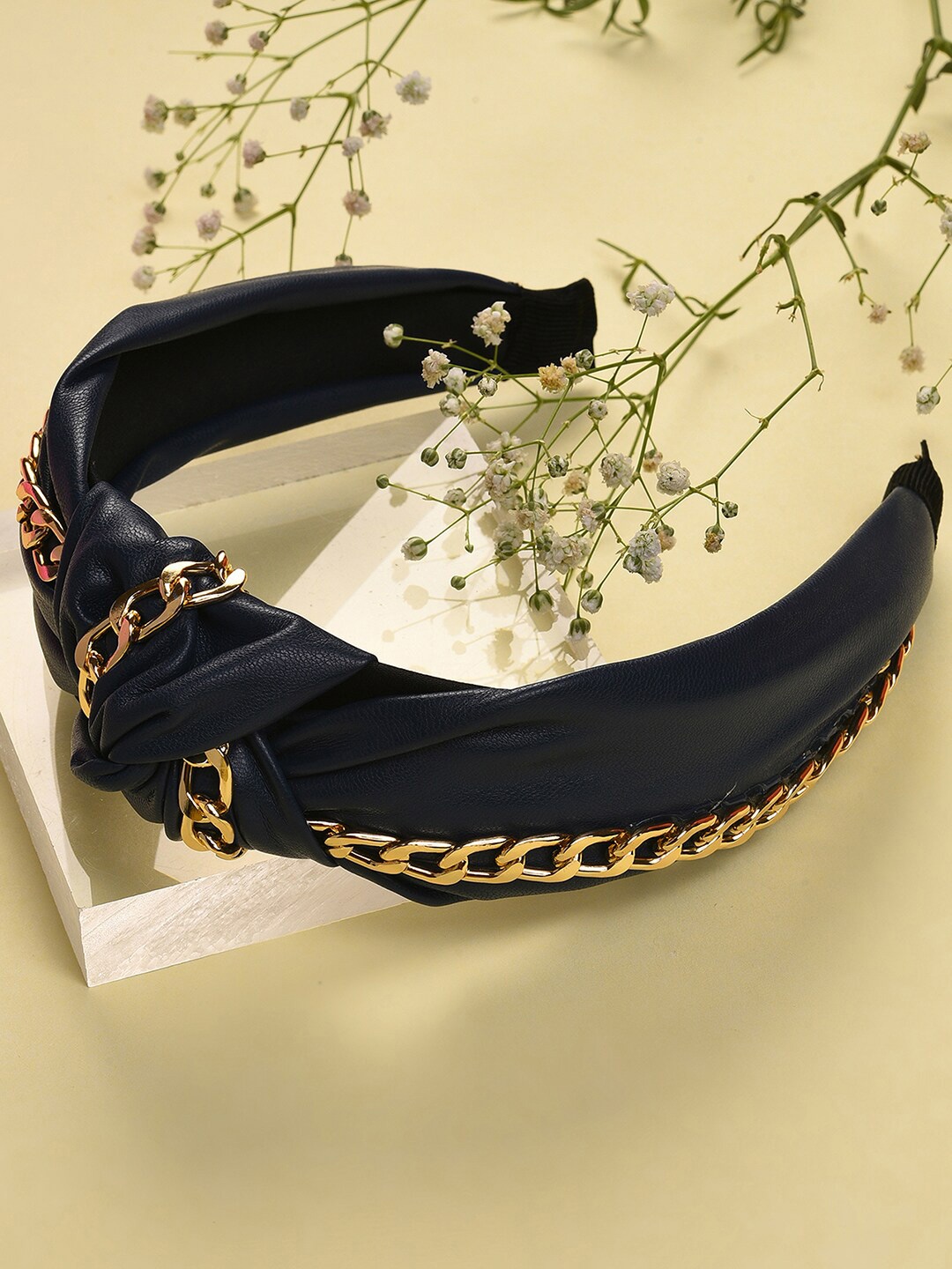 

SOHI Women Black & Gold-Toned Chain Embellished Hairband