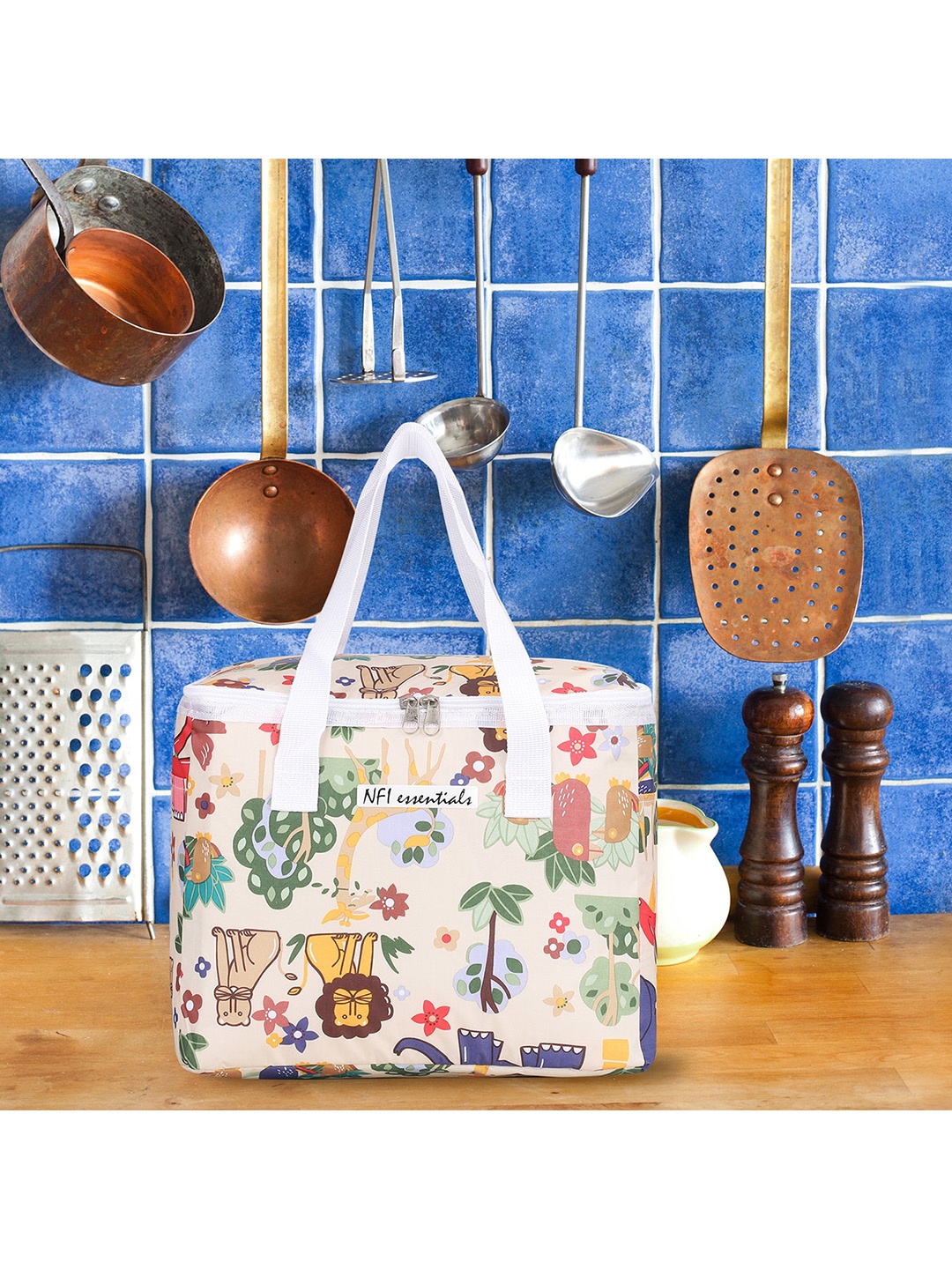 

NFI essentials White & Pink Printed Lunch Bag