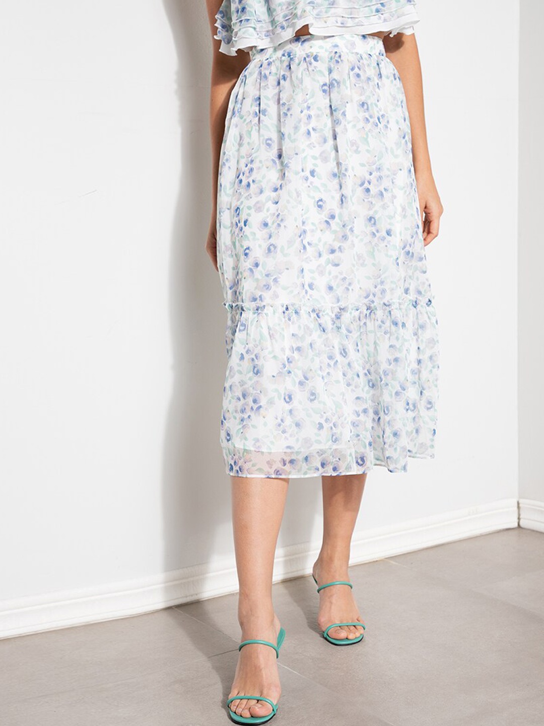 

ZALORA OCCASION Women White & Blue Floral Printed A-Line Midi Skirt
