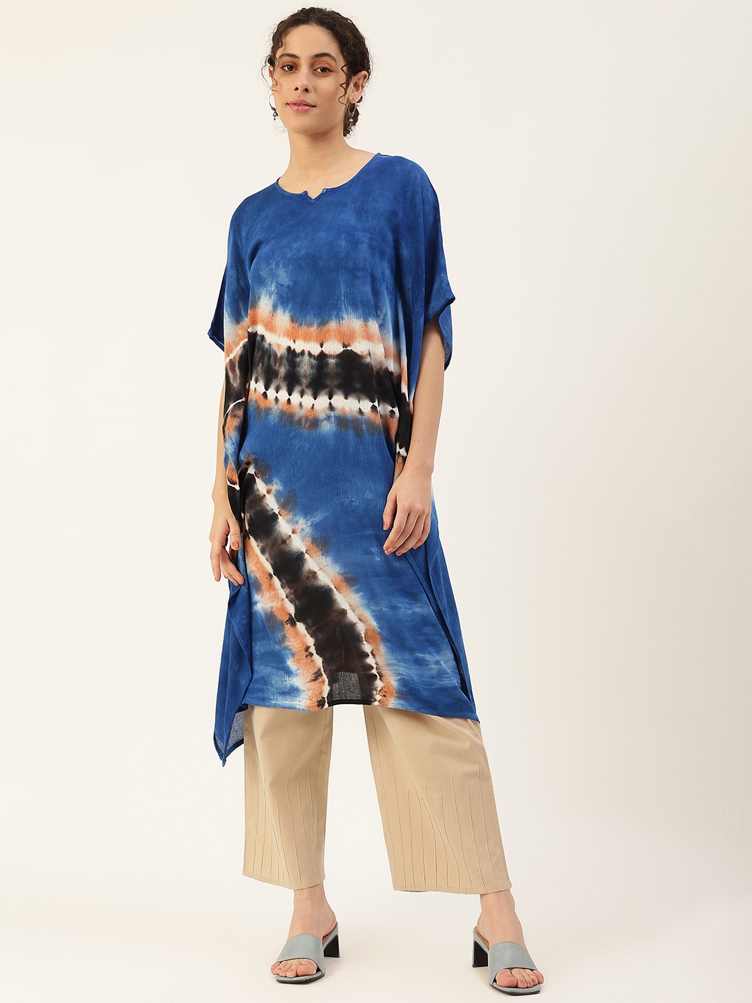 

Maaesa Women Blue & Black Dyed Crepe Kaftan Kurta