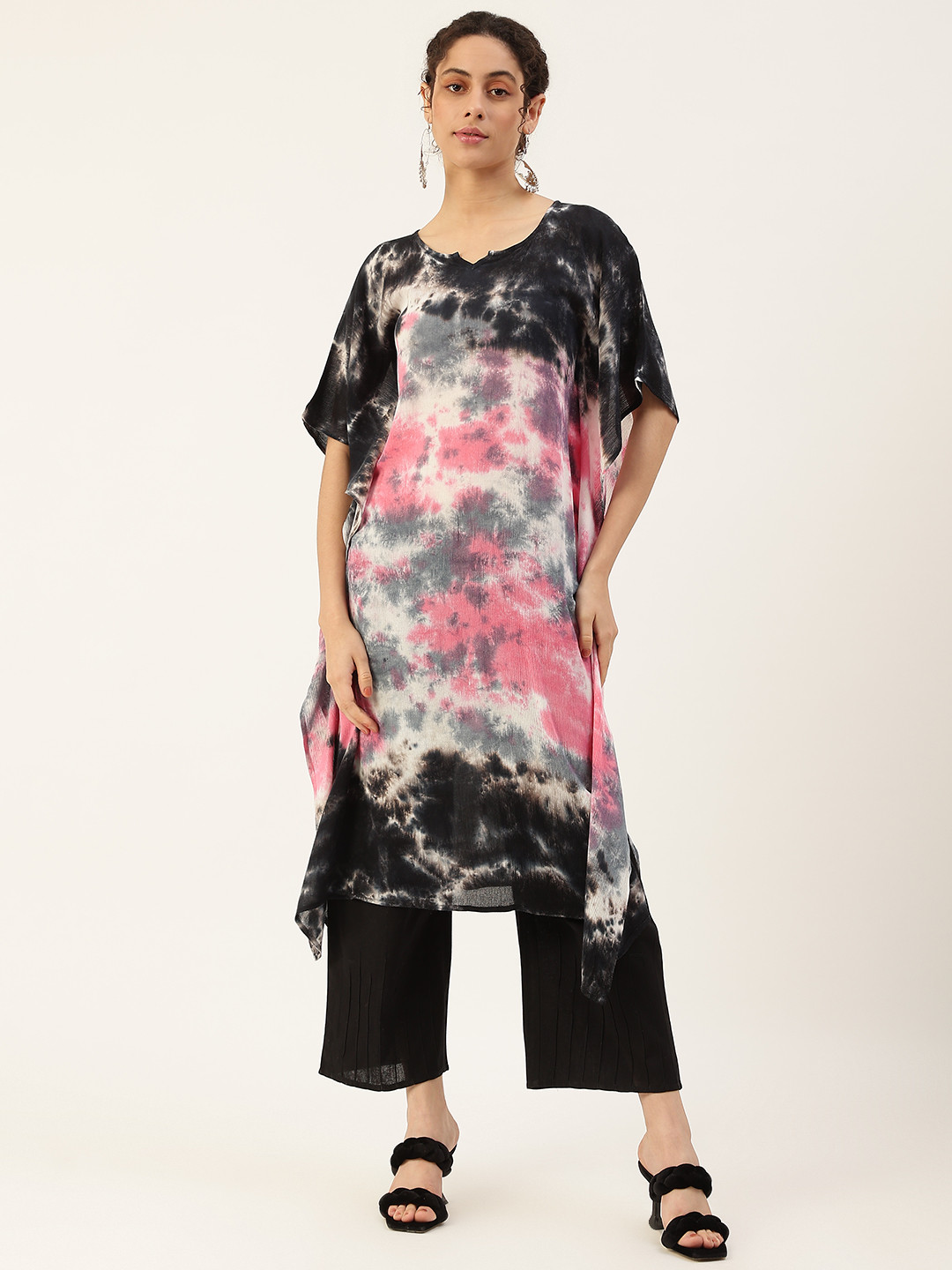 

Maaesa Women Black & Pink Dyed Extended Sleeves Crepe Kaftan Kurta