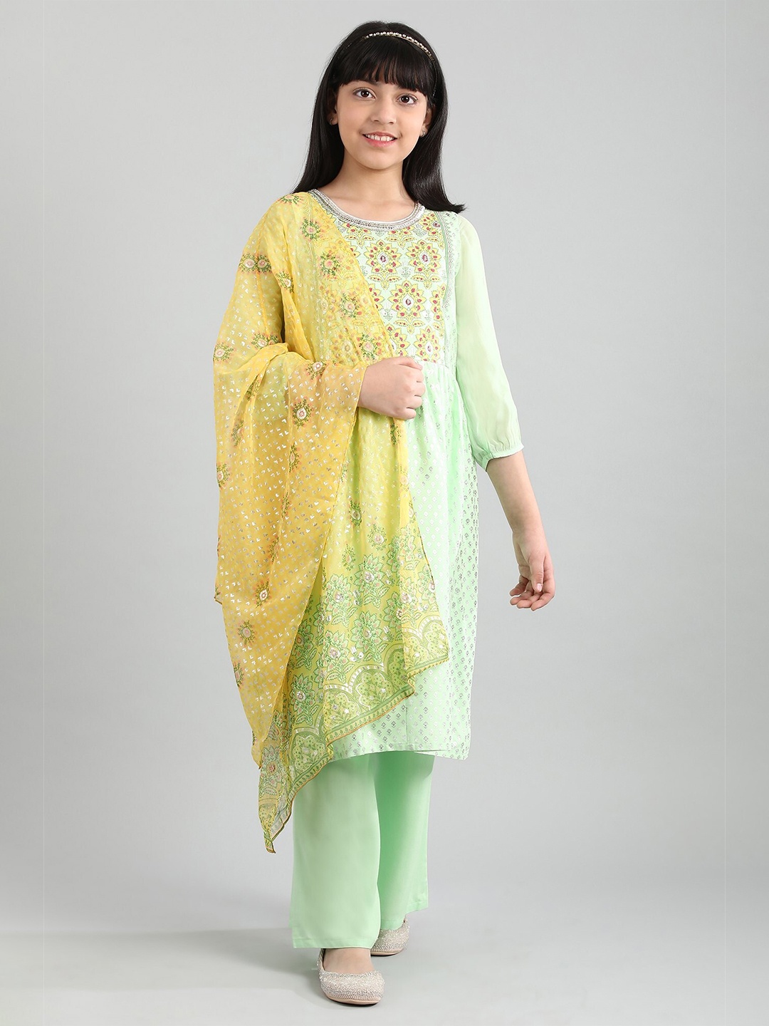 

AURELIA Girls Green Ethnic Motifs Printed Kurta with Palazzos & Dupatta