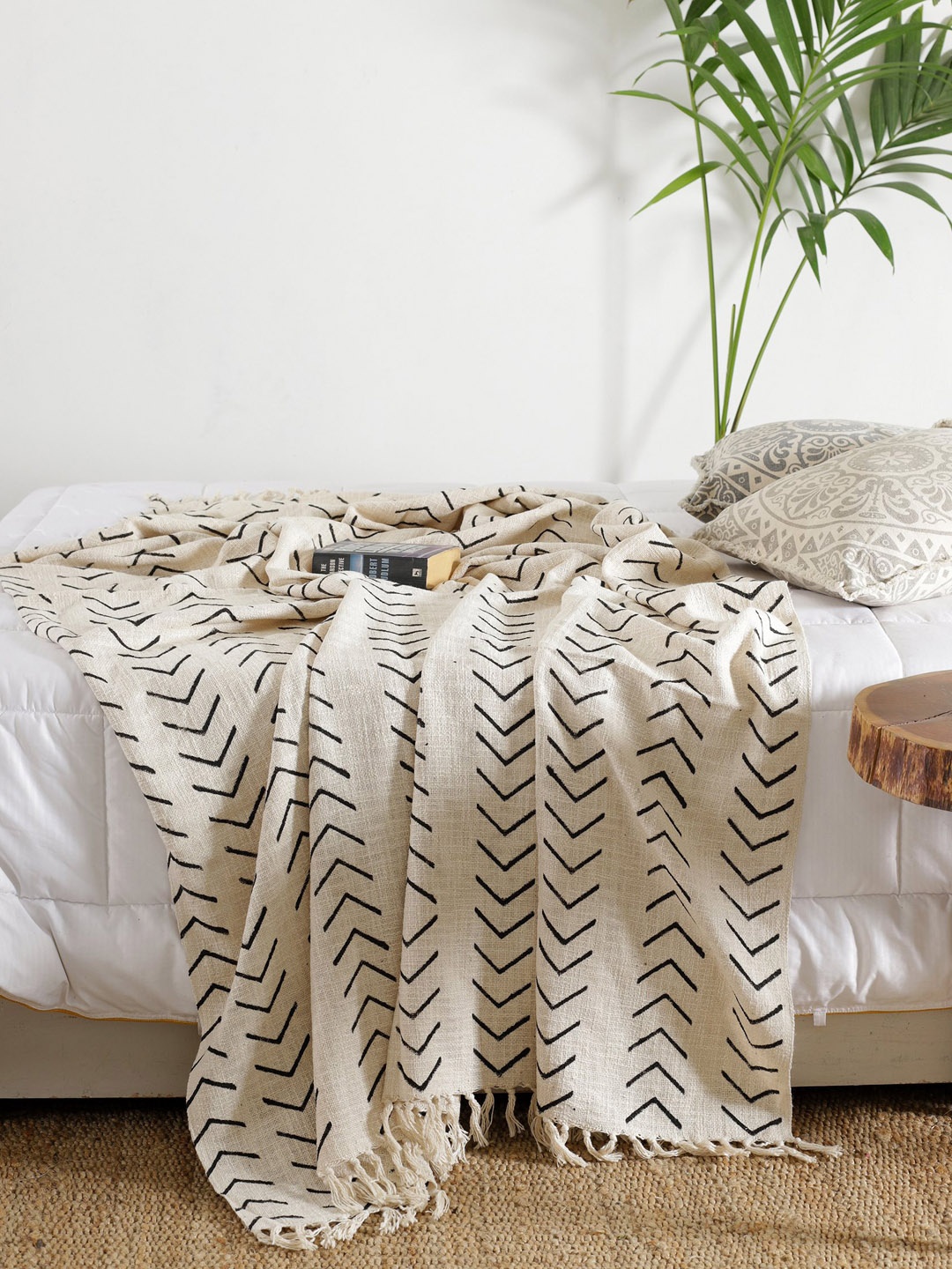 

HANDICRAFT PALACE White & Black Block Printed Cotton Bed Throw
