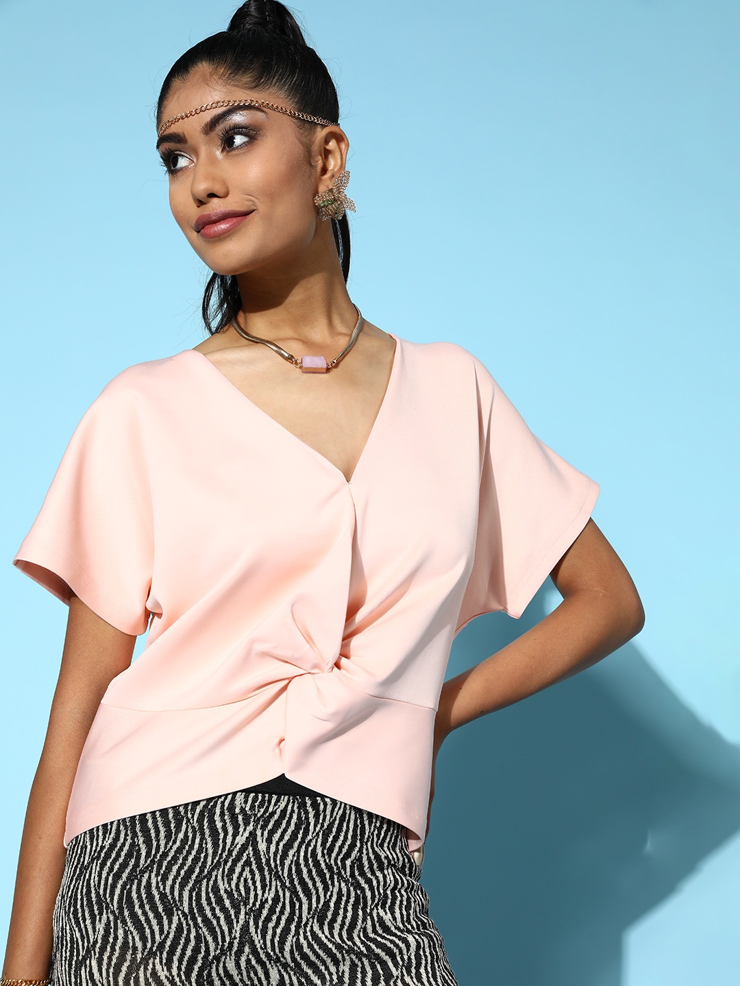 

SASSAFRAS Pink Solid Twist & Knot Top