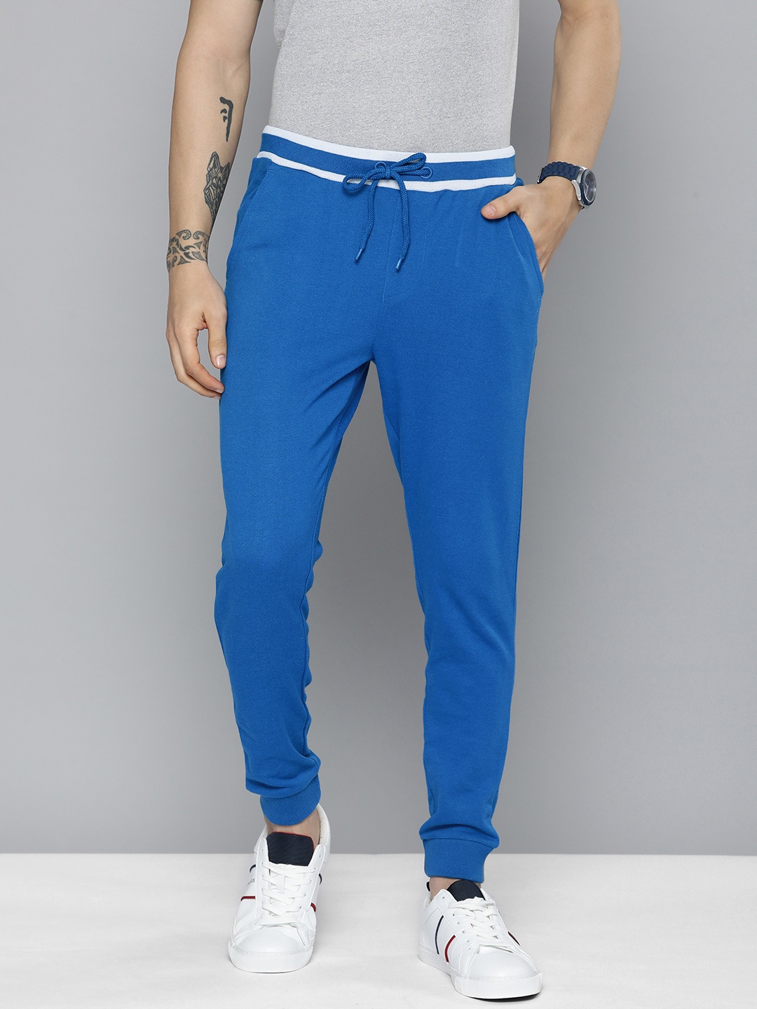 

Harvard Men Blue Solid Mid-Rise Regular Joggers