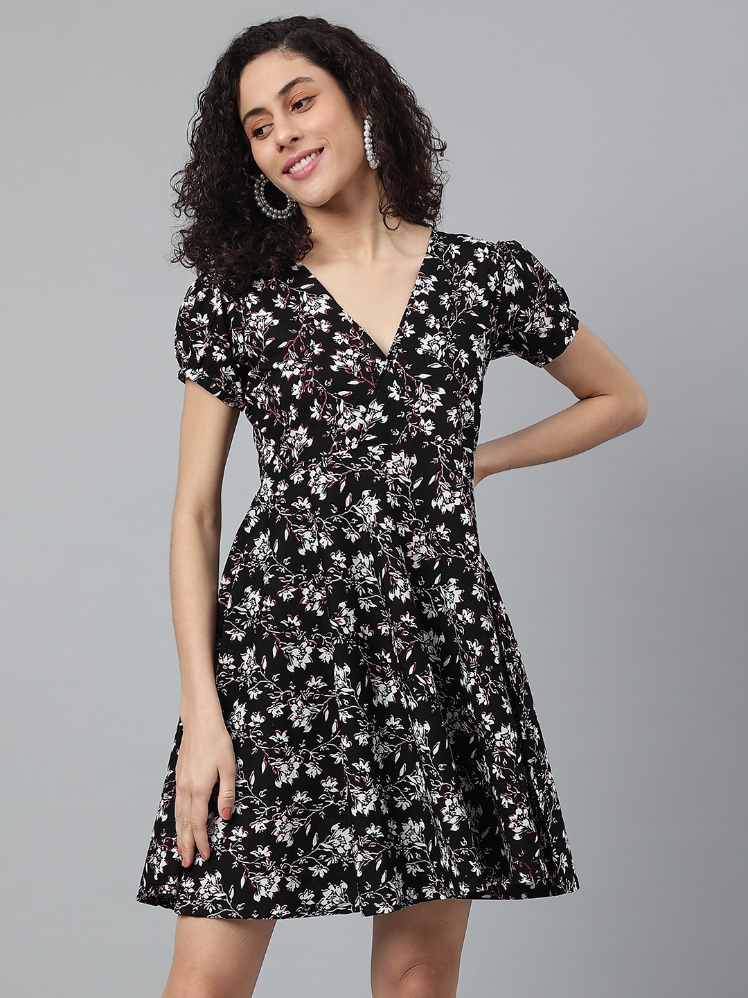 

Wabii Women Black & White Floral Printed Pure Cotton A-Line Dress