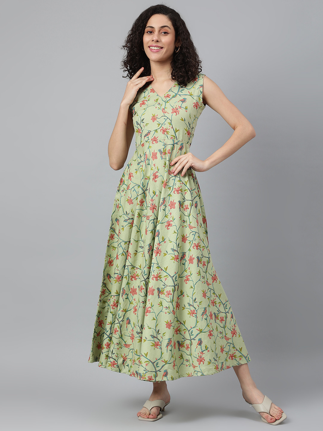 

Wabii Women Green & Red Floral Pure Cotton Maxi Dress