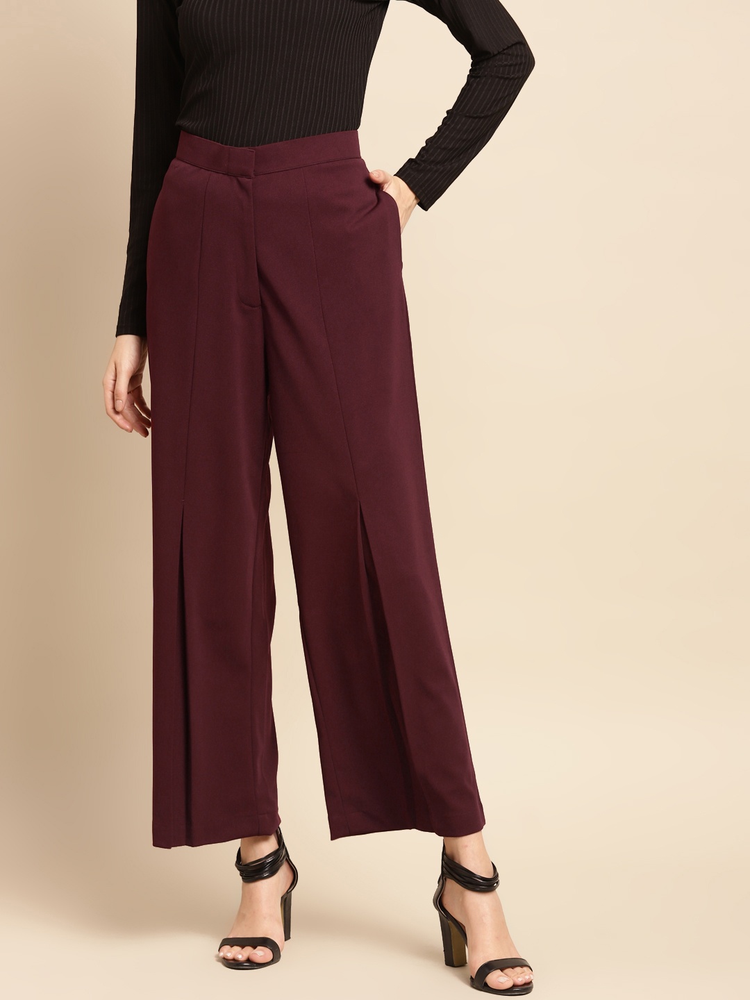 

WoowZerz Women Brown Solid Sharp Slim Fit High-Rise Pleated Trousers