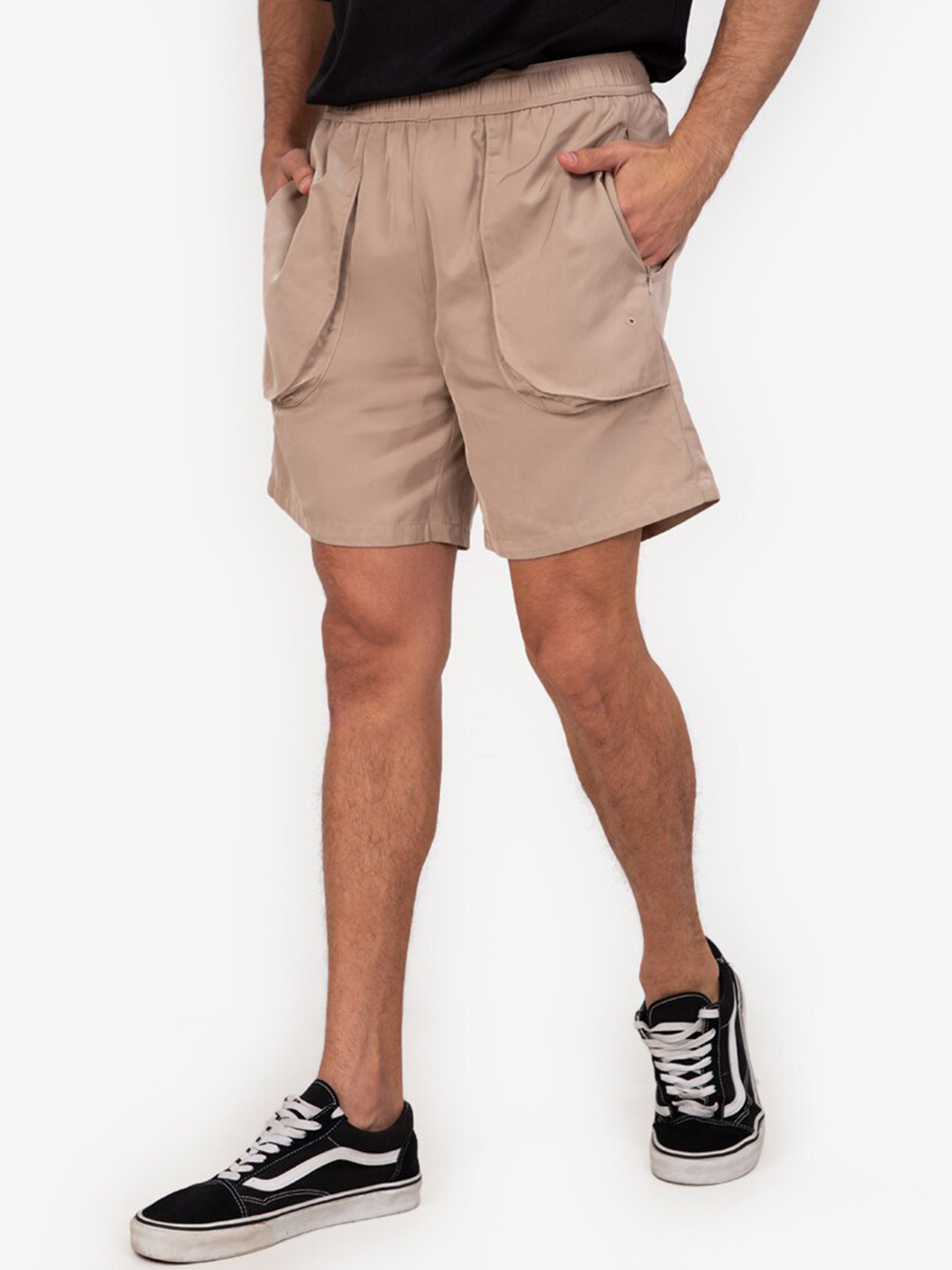 

ZALORA BASICS Men Beige Solid Shorts