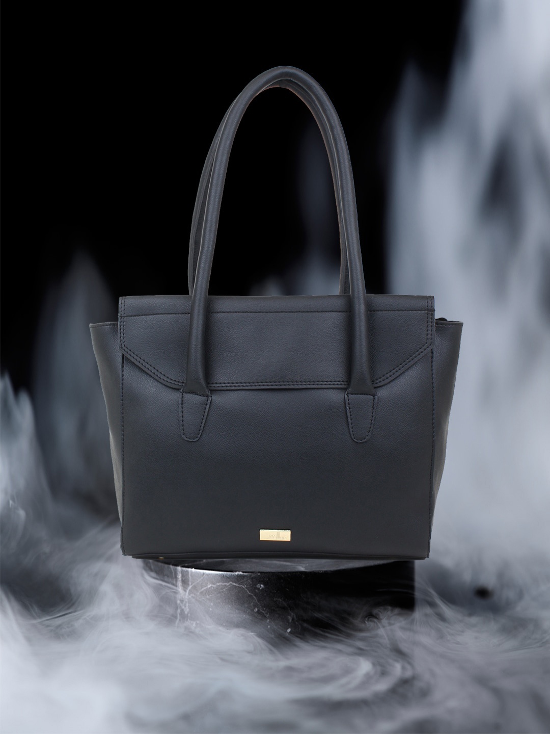 

yelloe Women Shoppers Black Shoulder Bag