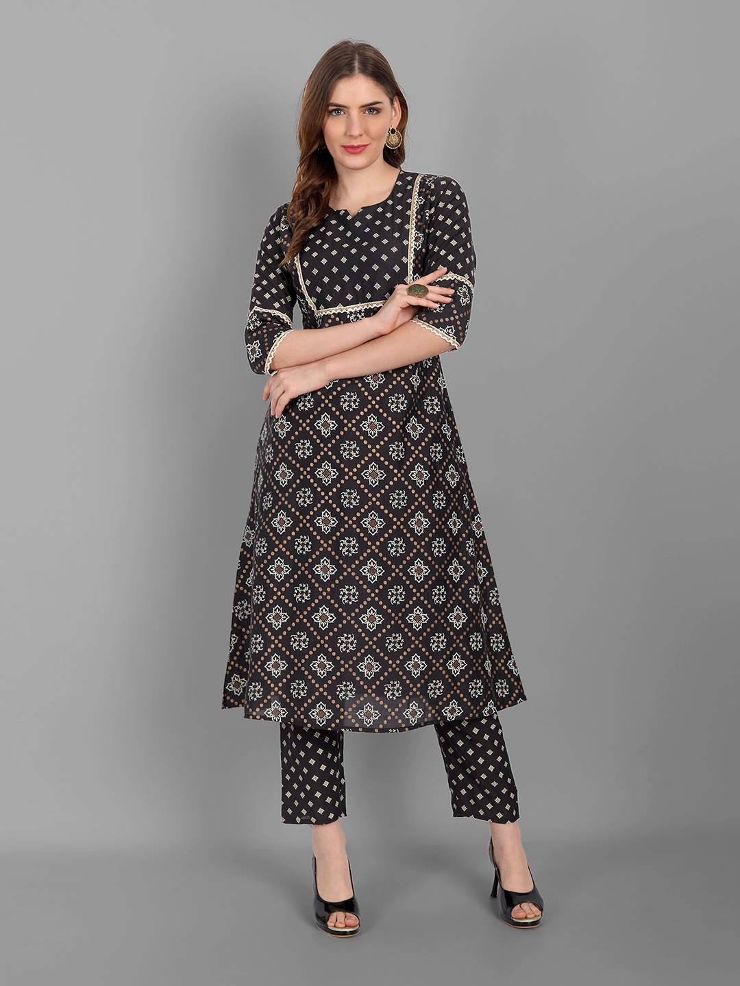 

V TRADITION Women Black Floral Printed Gotta Patti Kurta with Trousers