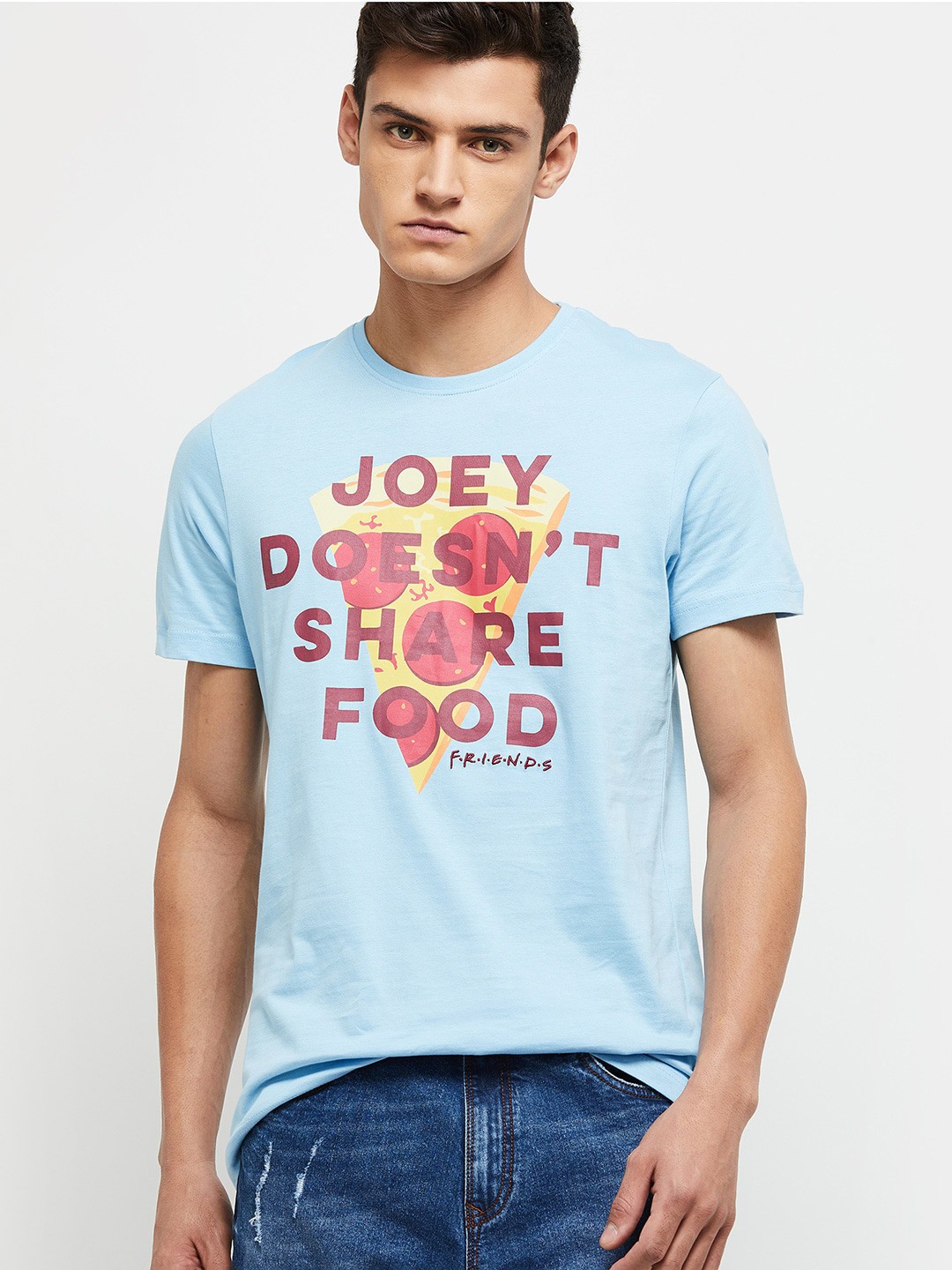 

max Men Blue Typography Printed Raw Edge T-shirt