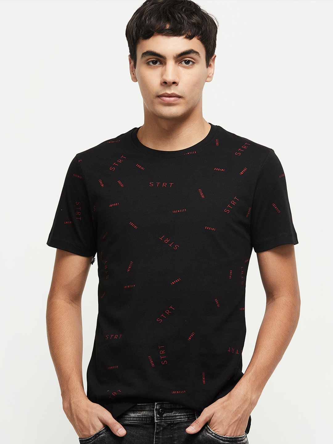

max Men Black Printed T-shirt